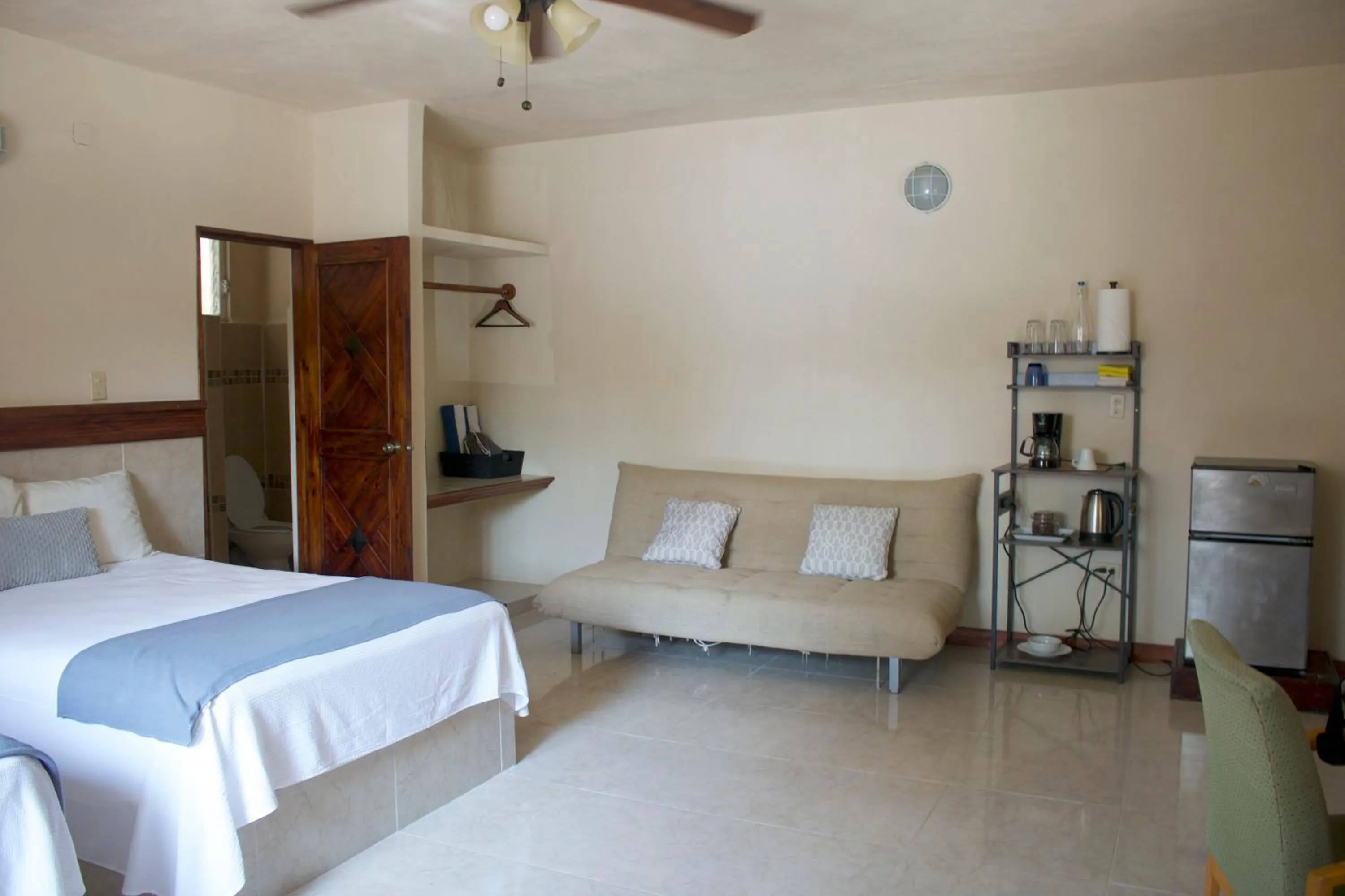 Patio, Bed in The Diving Lodge Downtown