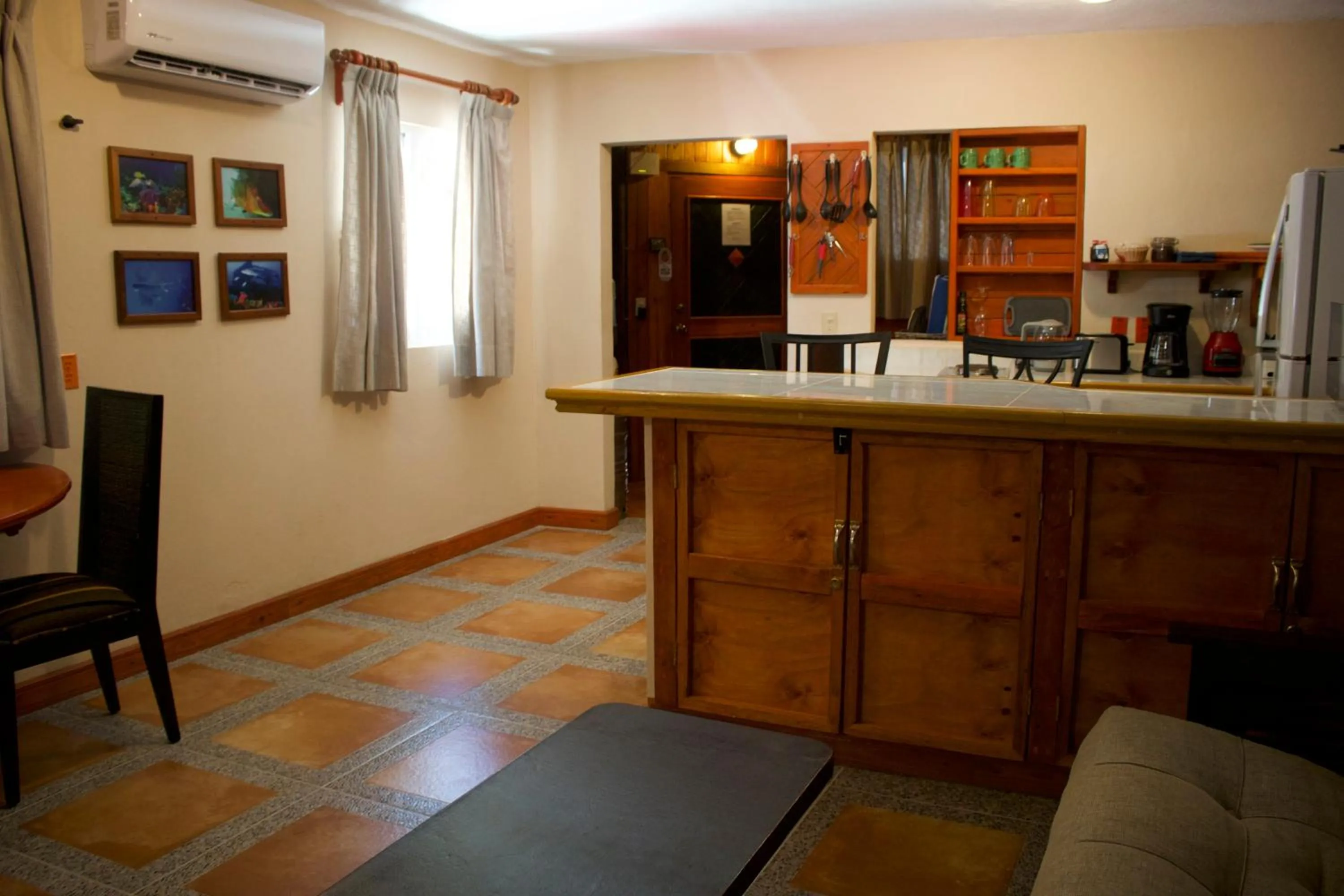 Kitchen or kitchenette in The Diving Lodge Downtown
