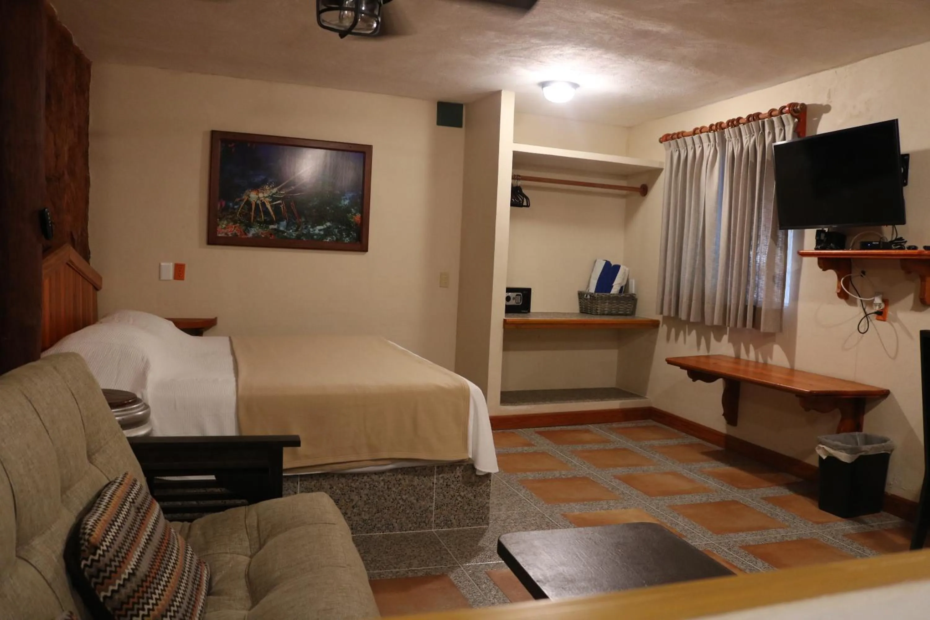 Bedroom in The Diving Lodge Downtown