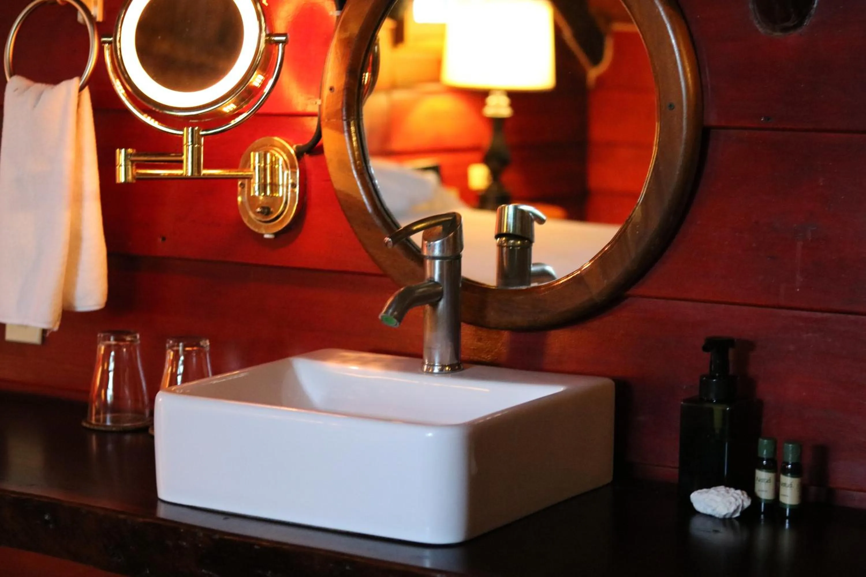 The Diving Lodge Downtown