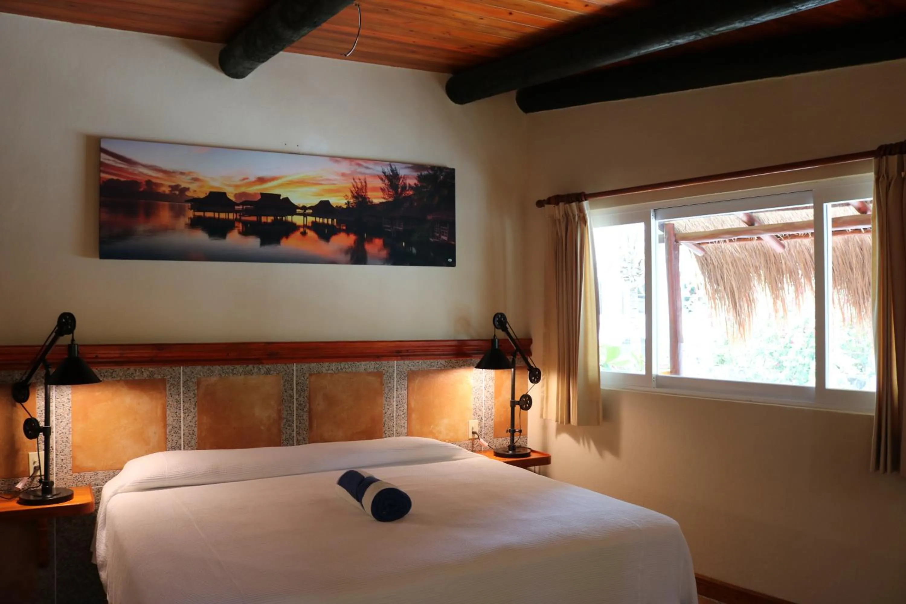 Bed in The Diving Lodge Downtown