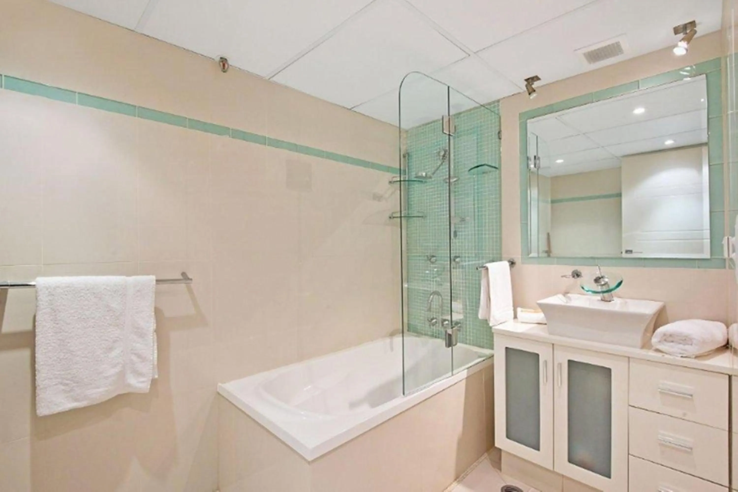 Bathroom in Surfers International Apartments