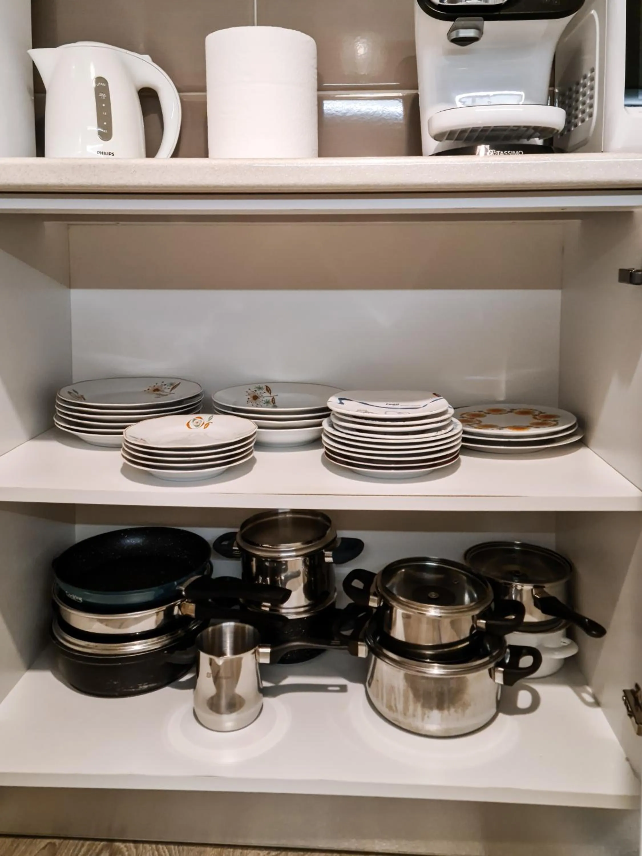 Kitchen or kitchenette in Apartament Alina - la parter & parcare rezervata