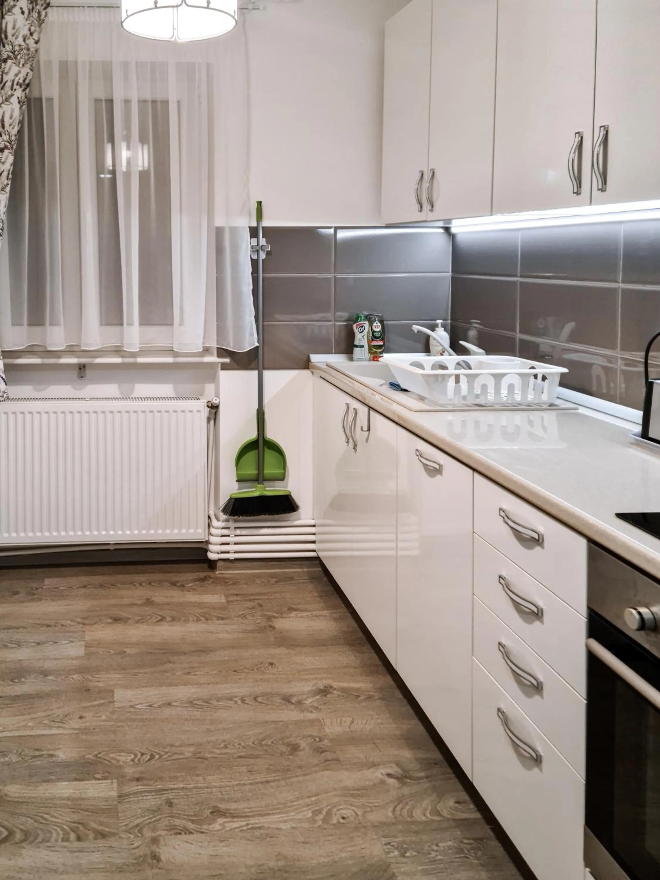 Apartament Alina - la parter & parcare rezervata