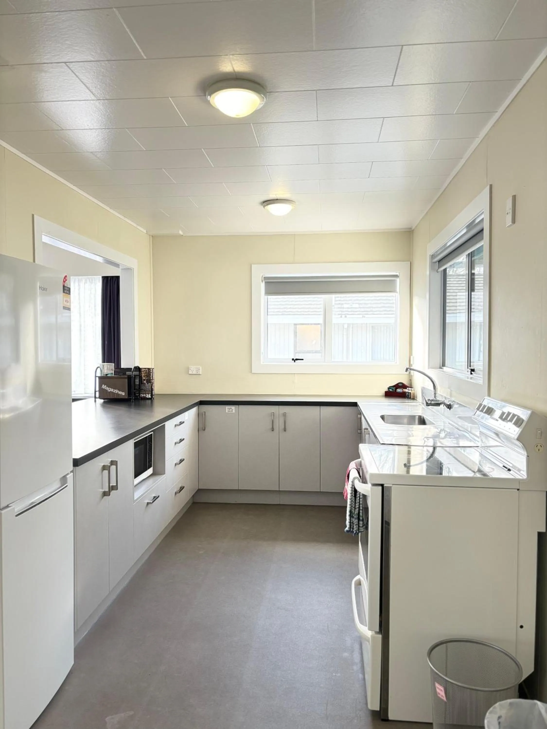 Kitchen or kitchenette in Kowhai Motel Rotorua
