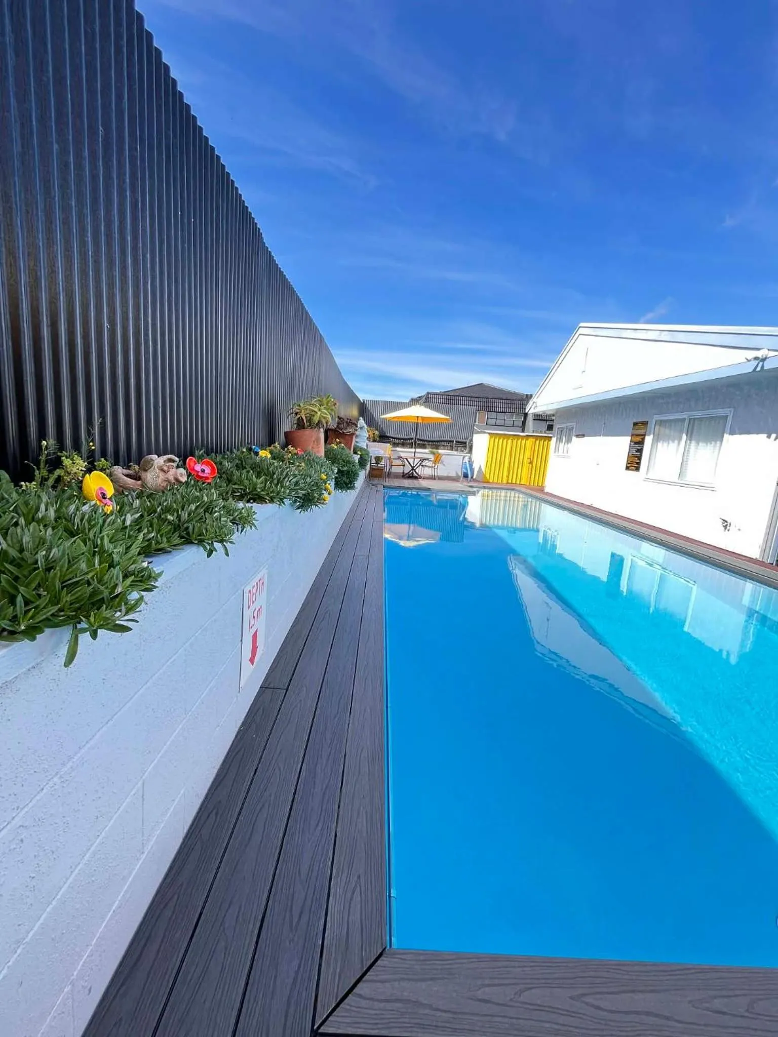 Swimming pool in Kowhai Motel Rotorua