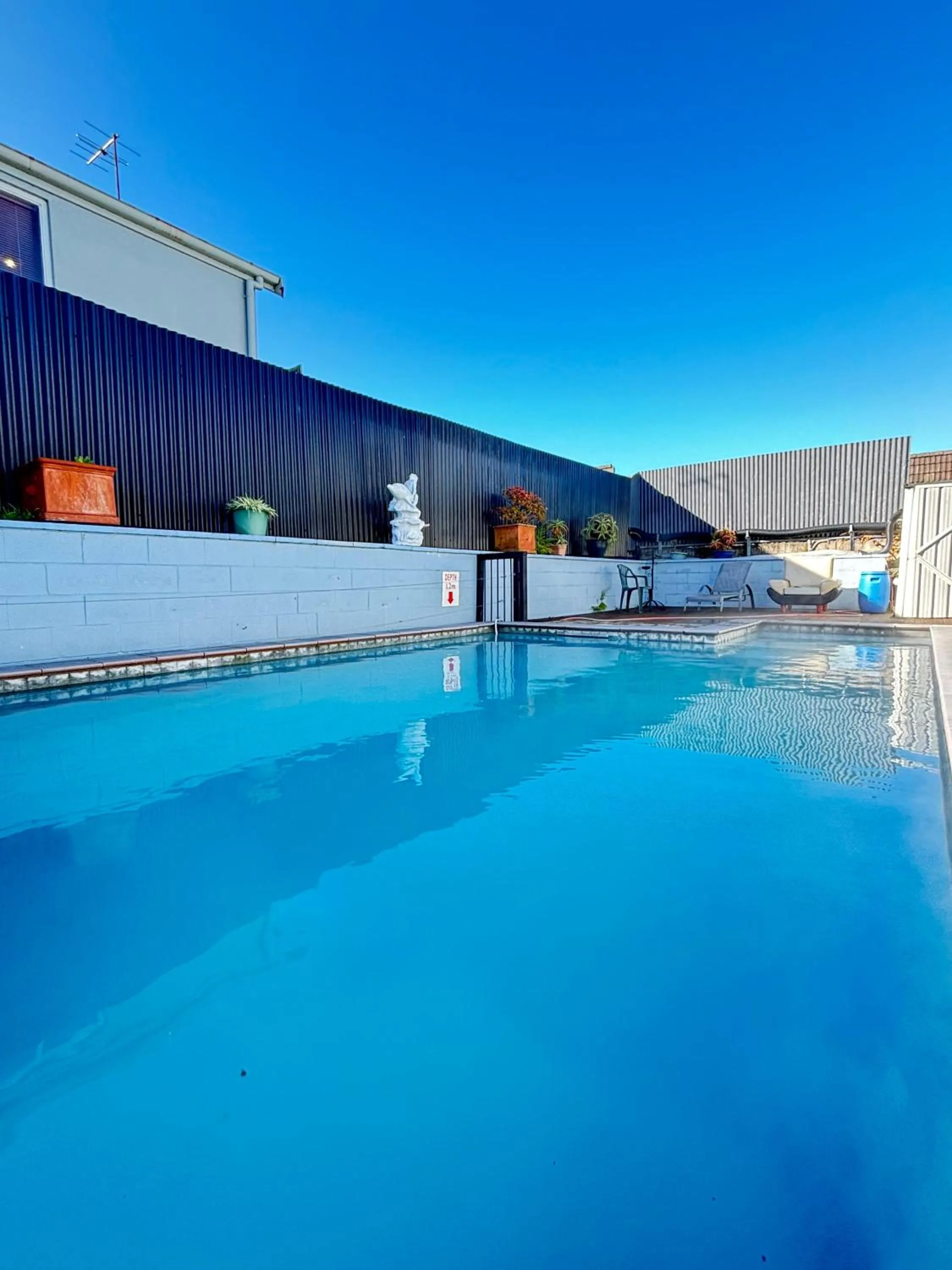 Swimming pool in Kowhai Motel Rotorua