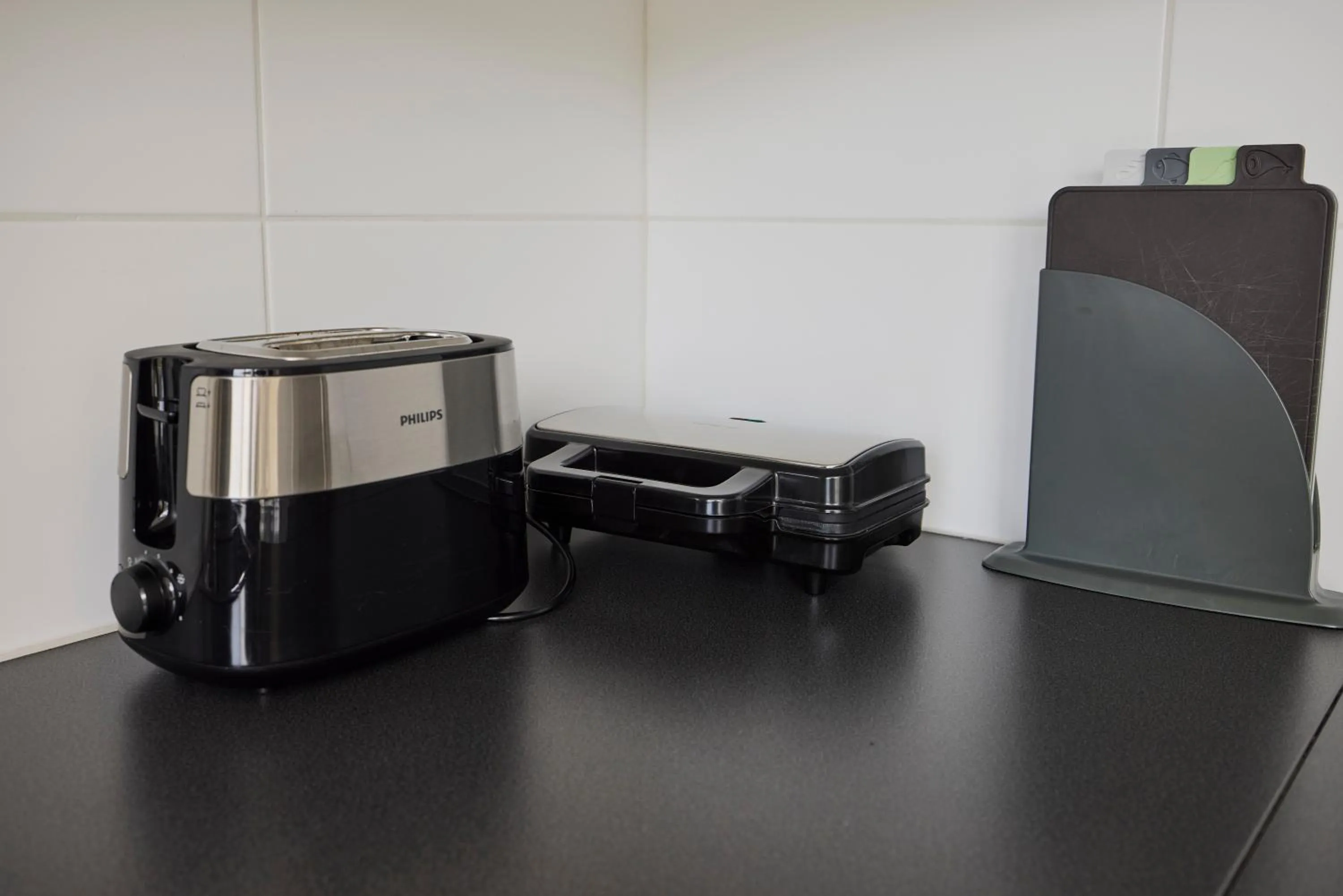 toaster in Treehouse Inn