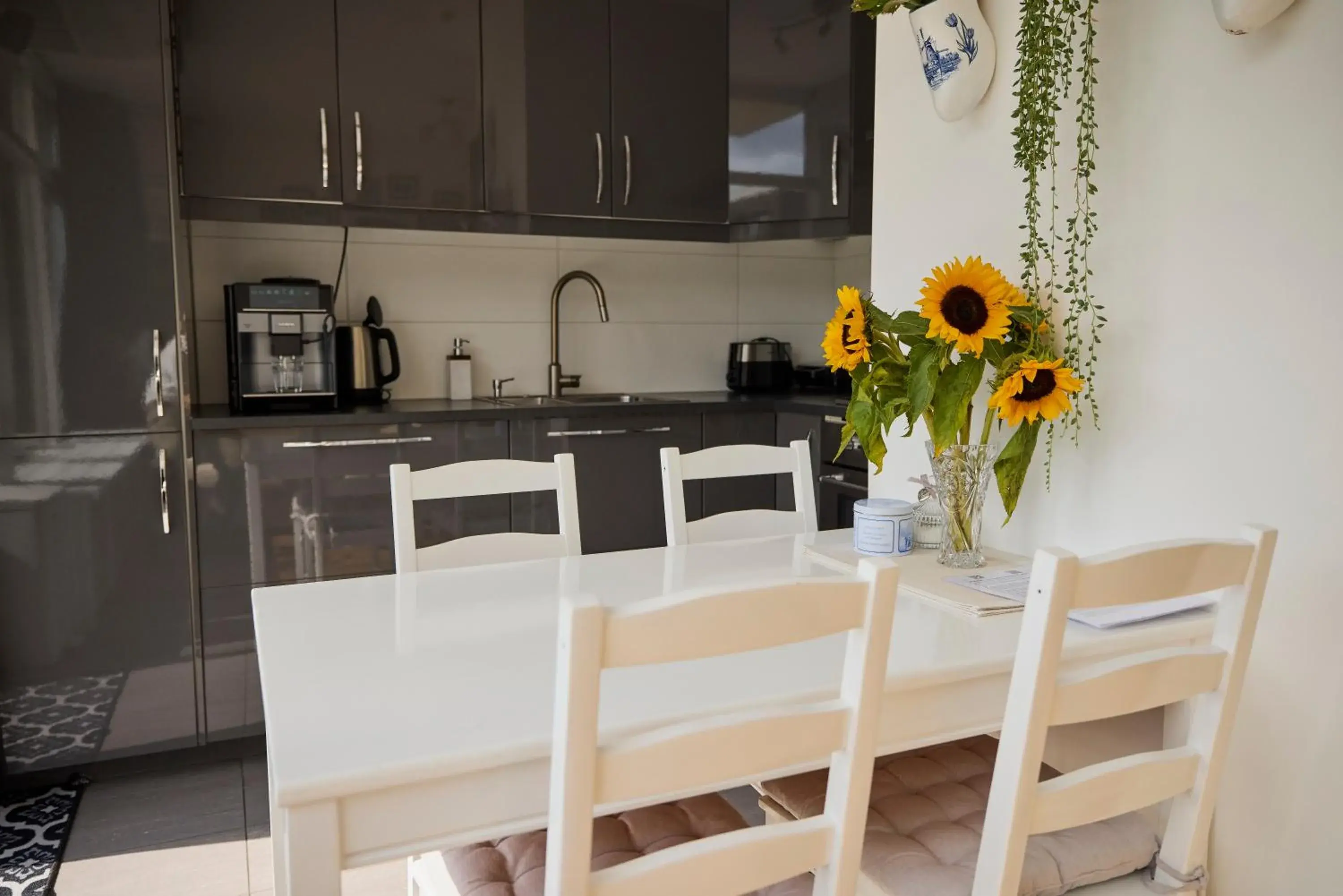 King Studio in Treehouse Inn King Studio in Treehouse Inn