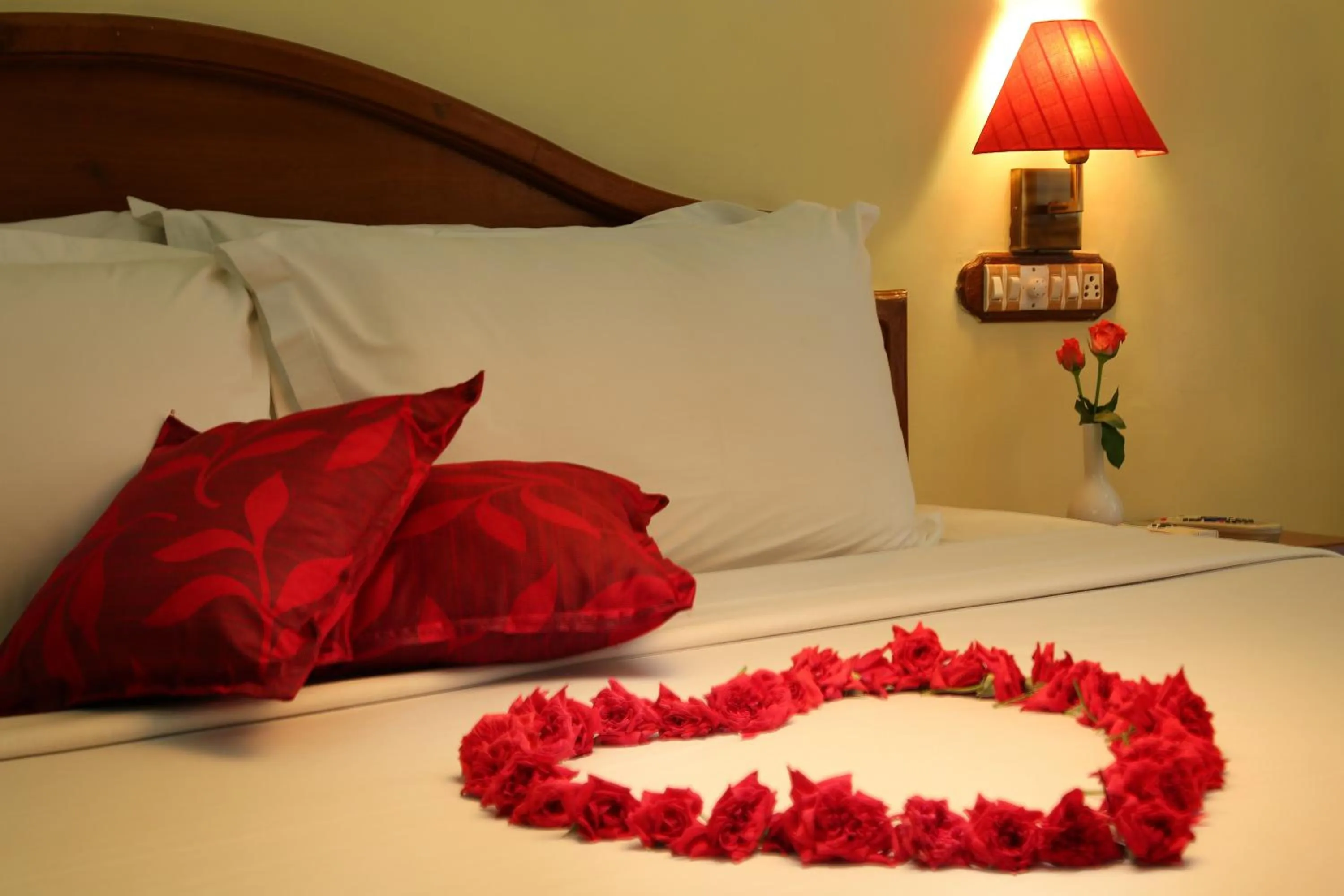 Bathroom, Bed in Jasmine Palace