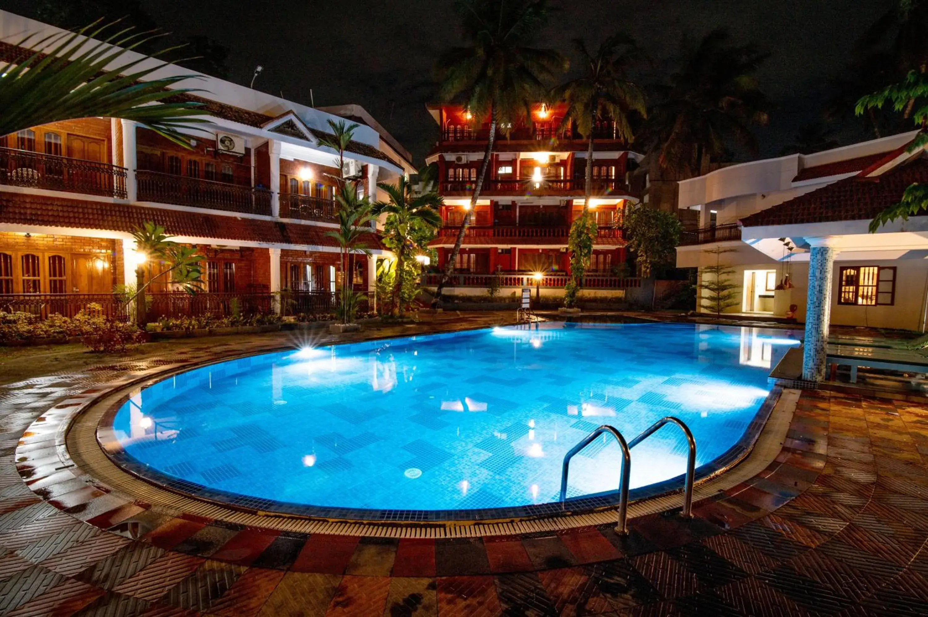 Swimming pool in Jasmine Palace Swimming pool in Jasmine Palace