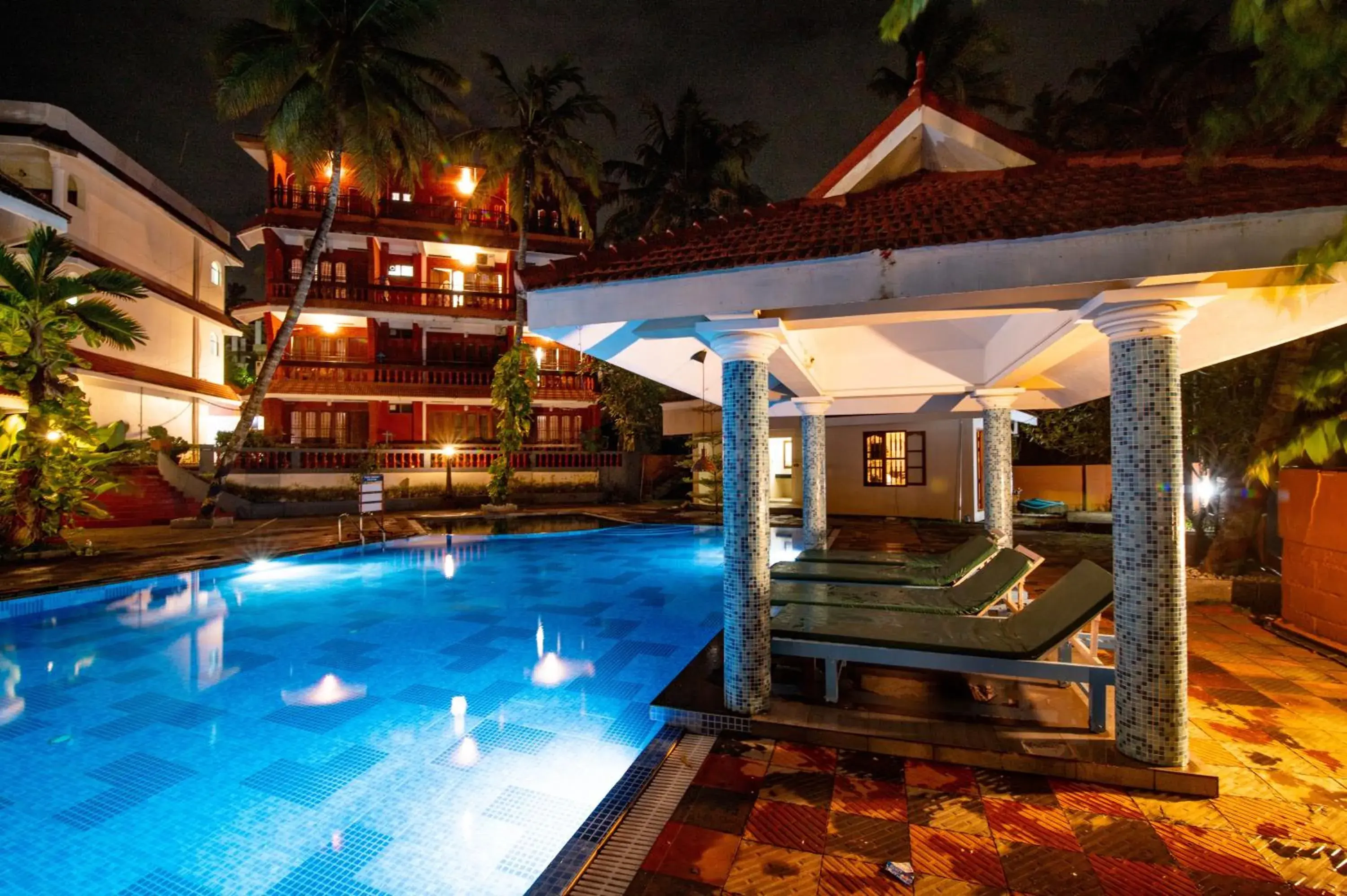 Swimming pool in Jasmine Palace Swimming pool in Jasmine Palace