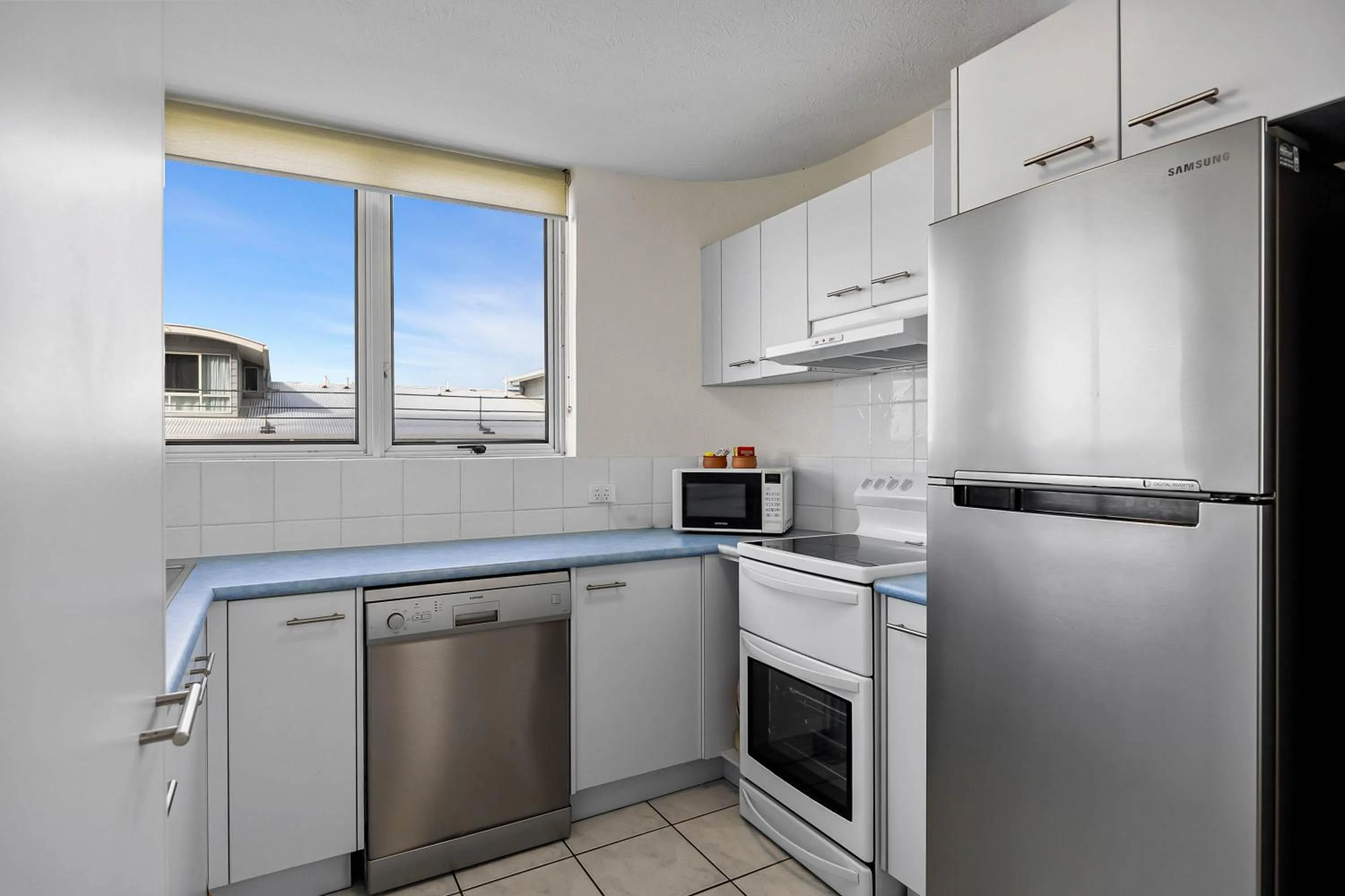 Kitchen or kitchenette in Mandolin Beachfront Resort