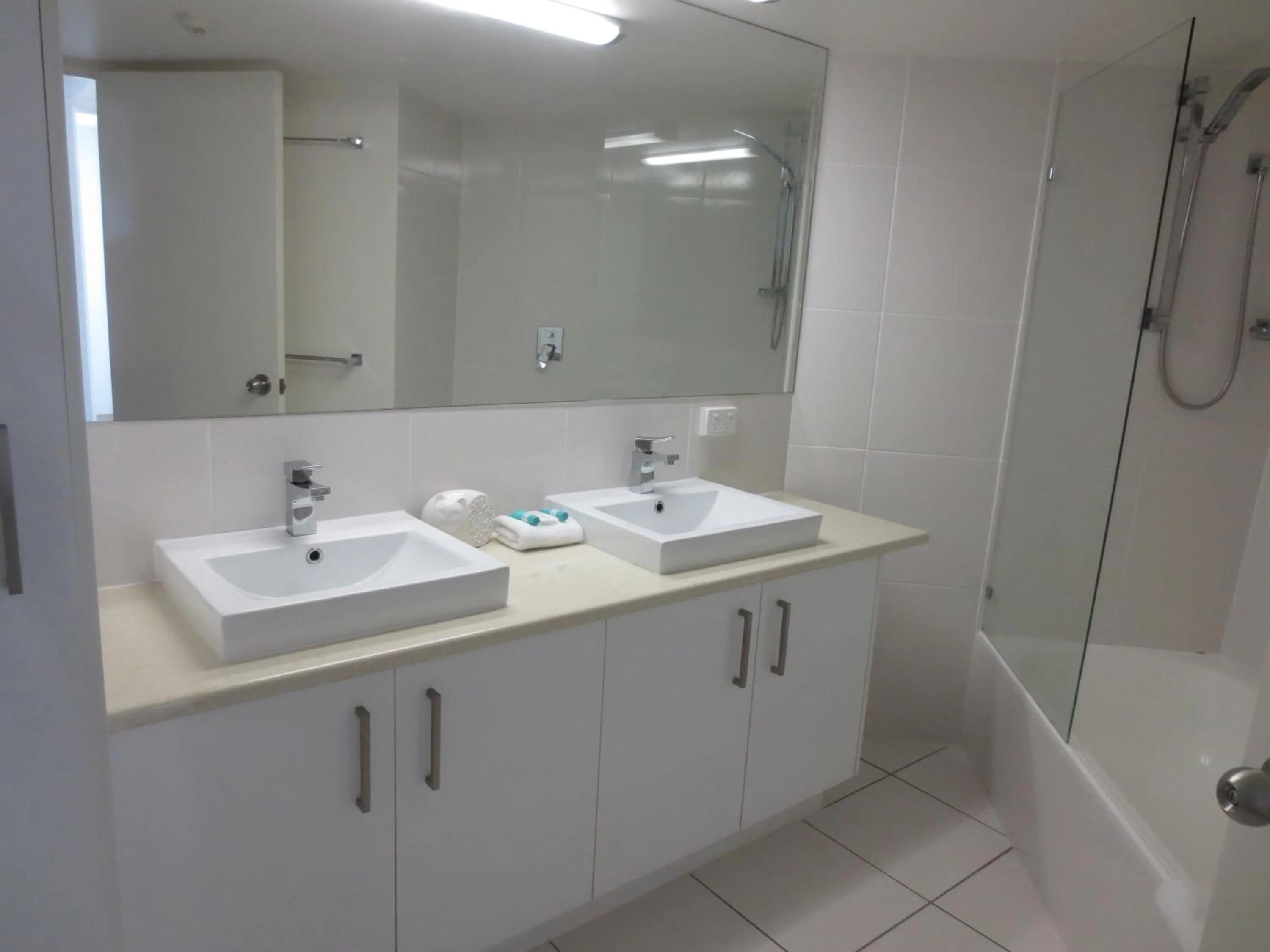 Bathroom in Mandolin Beachfront Resort