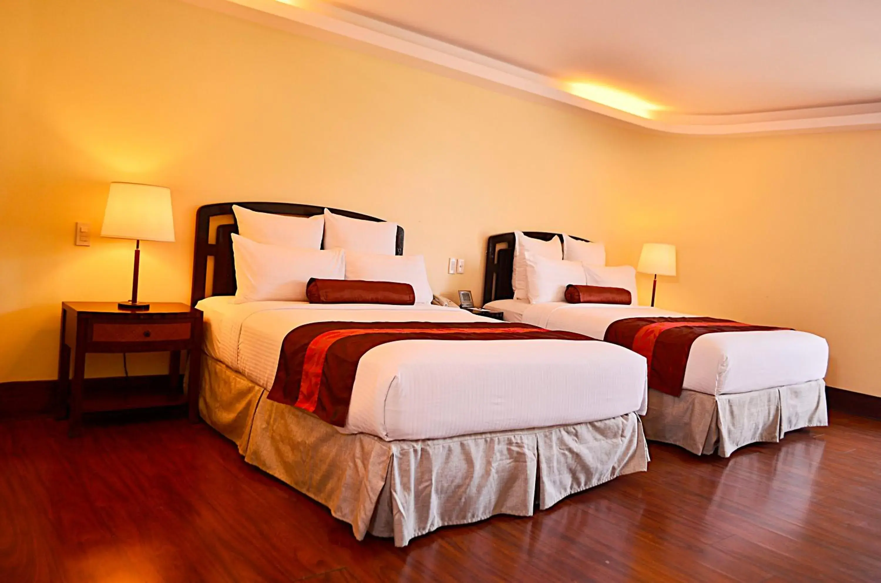 Bedroom, Bed in Thunderbird Resorts - Rizal Bedroom, Bed in Thunderbird Resorts - Rizal