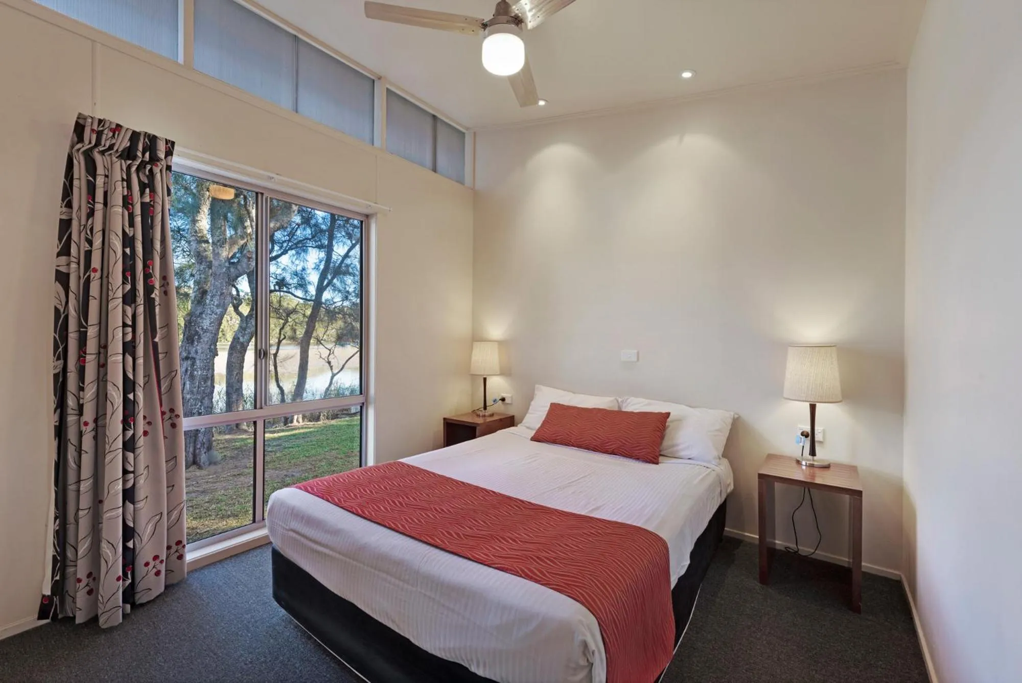 Bedroom, Bed in Discovery Parks - Gerroa