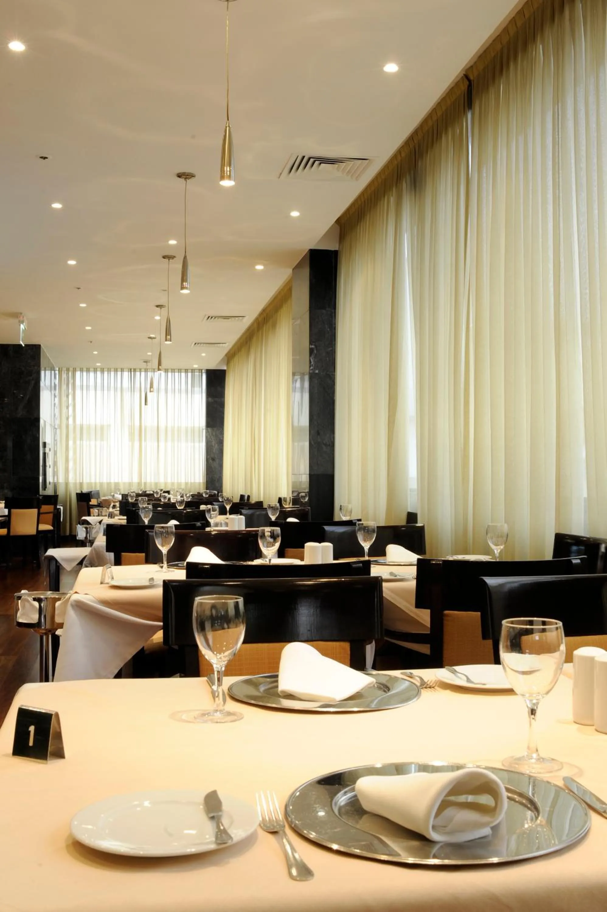 Restaurant/places to eat in Radisson Blu Hotel Lisbon