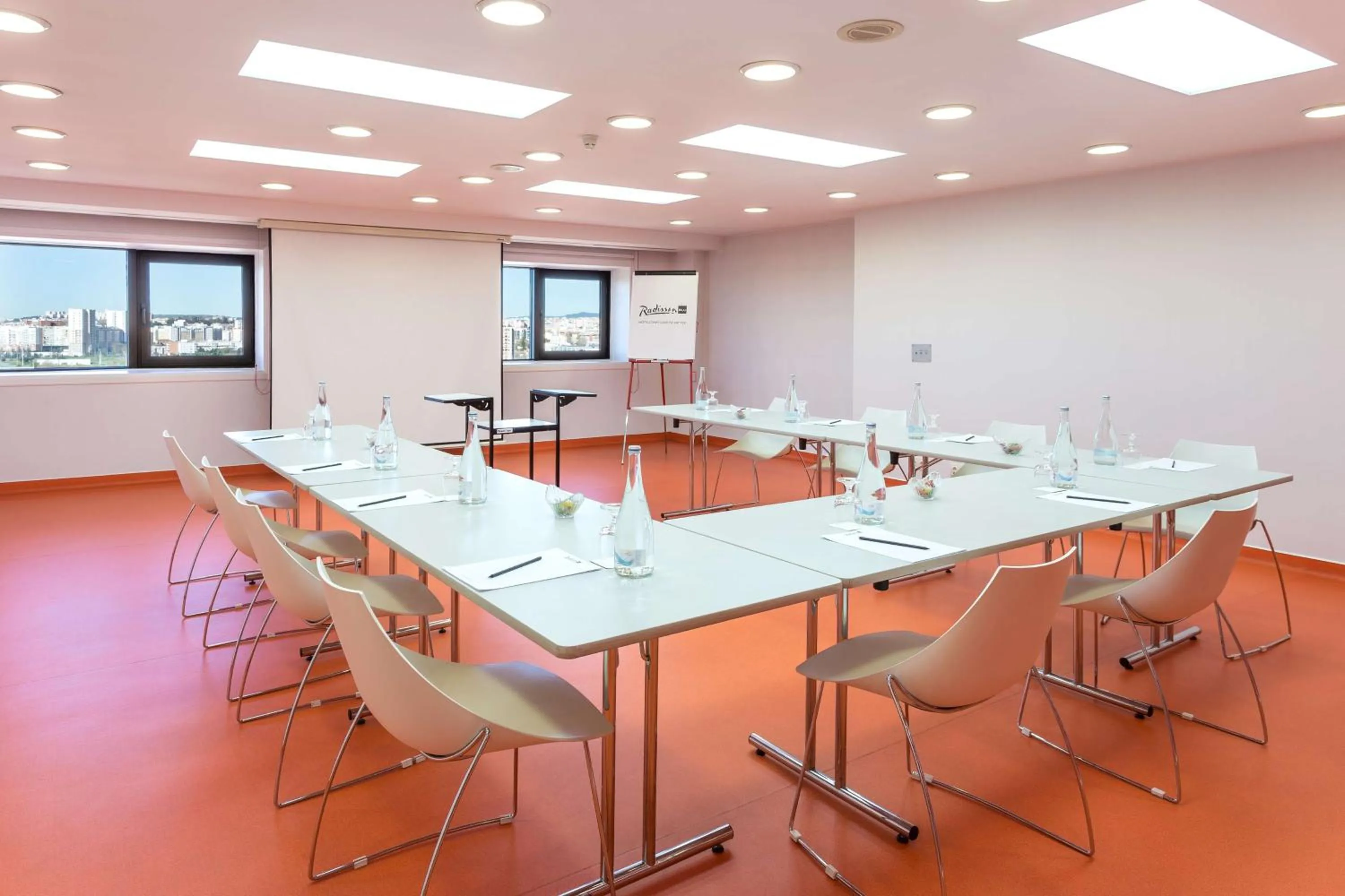 Meeting/conference room in Radisson Blu Hotel Lisbon