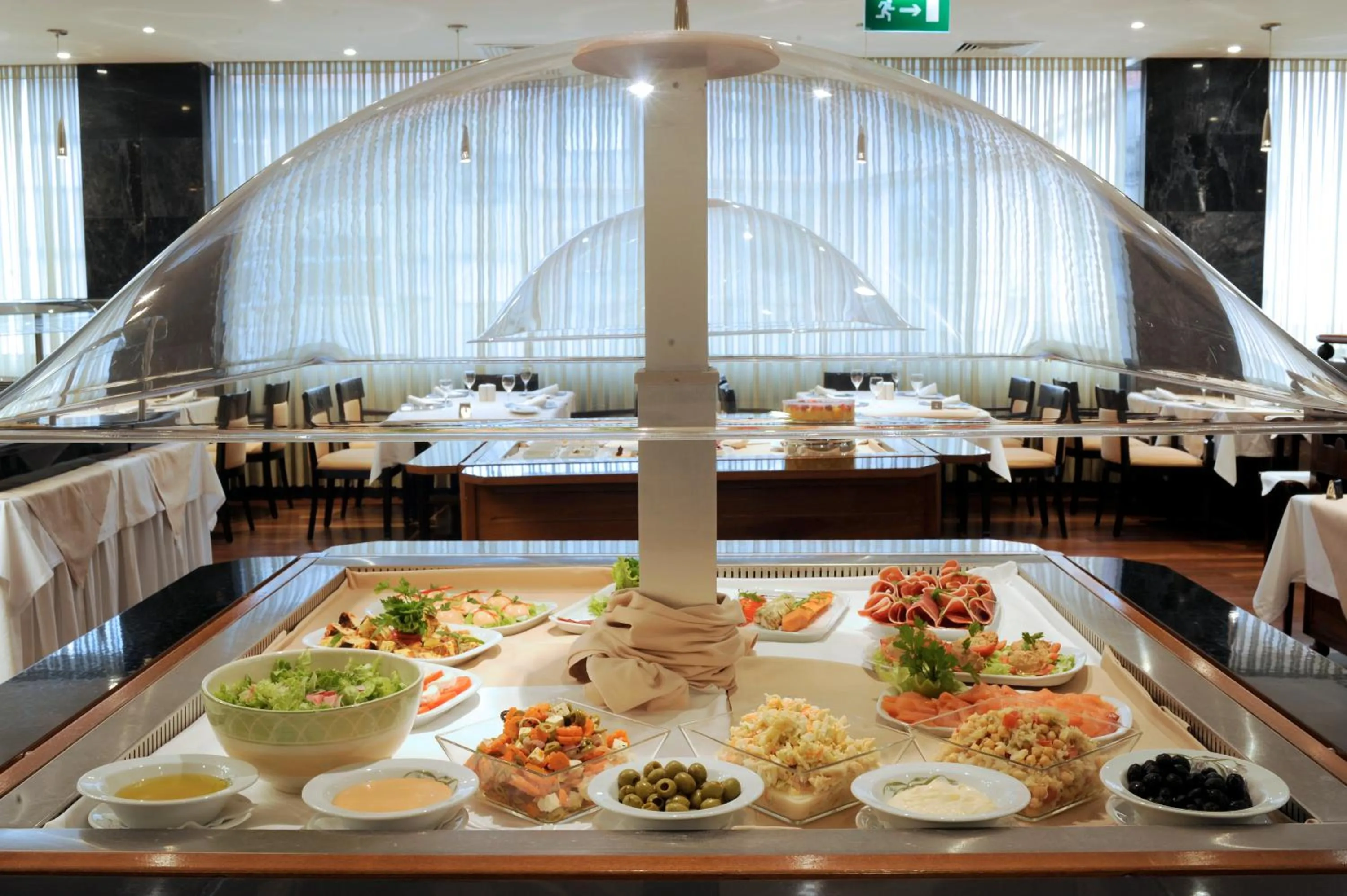 Restaurant/places to eat in Radisson Blu Hotel Lisbon