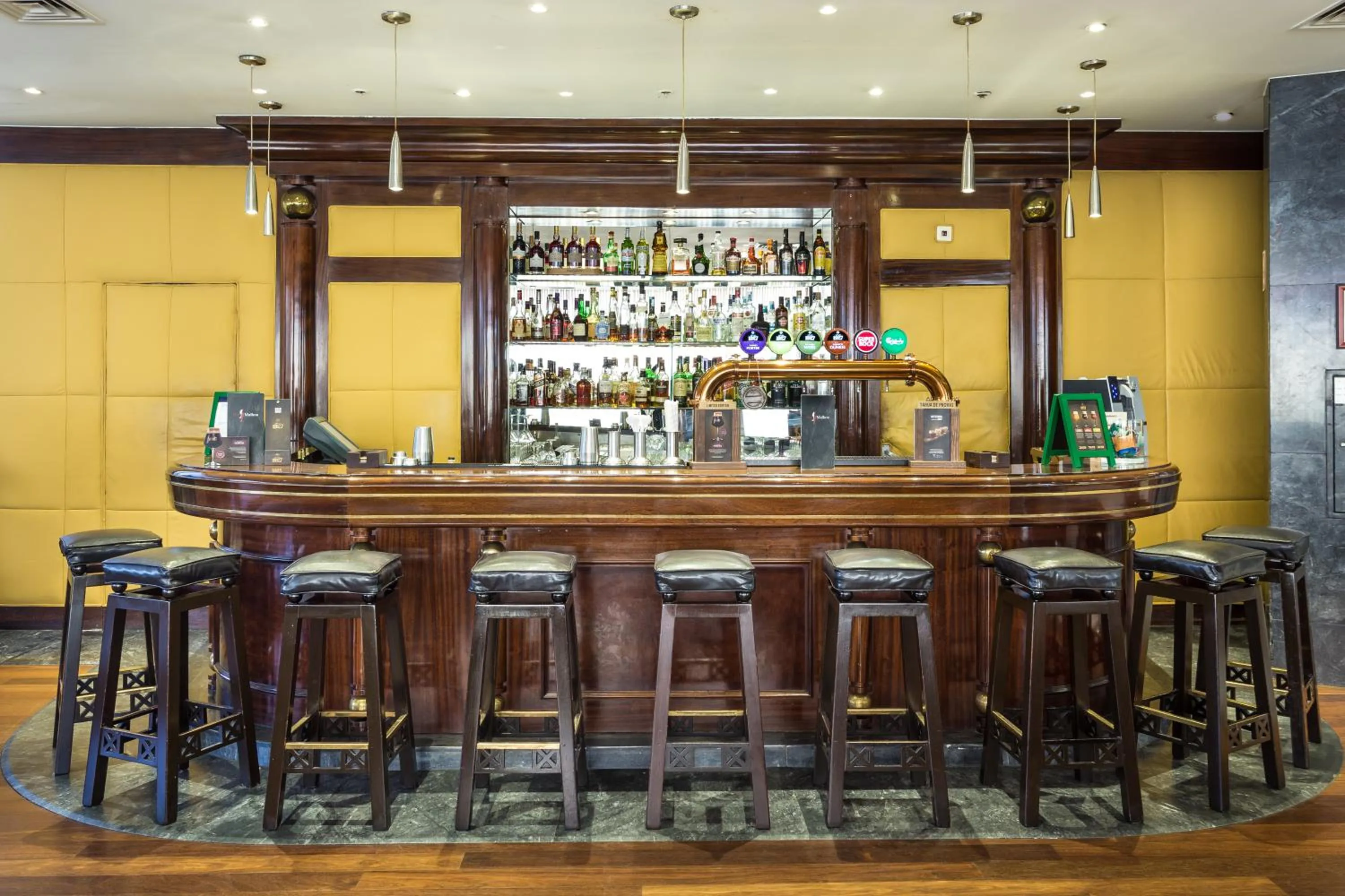 Lounge or bar in Radisson Blu Hotel Lisbon