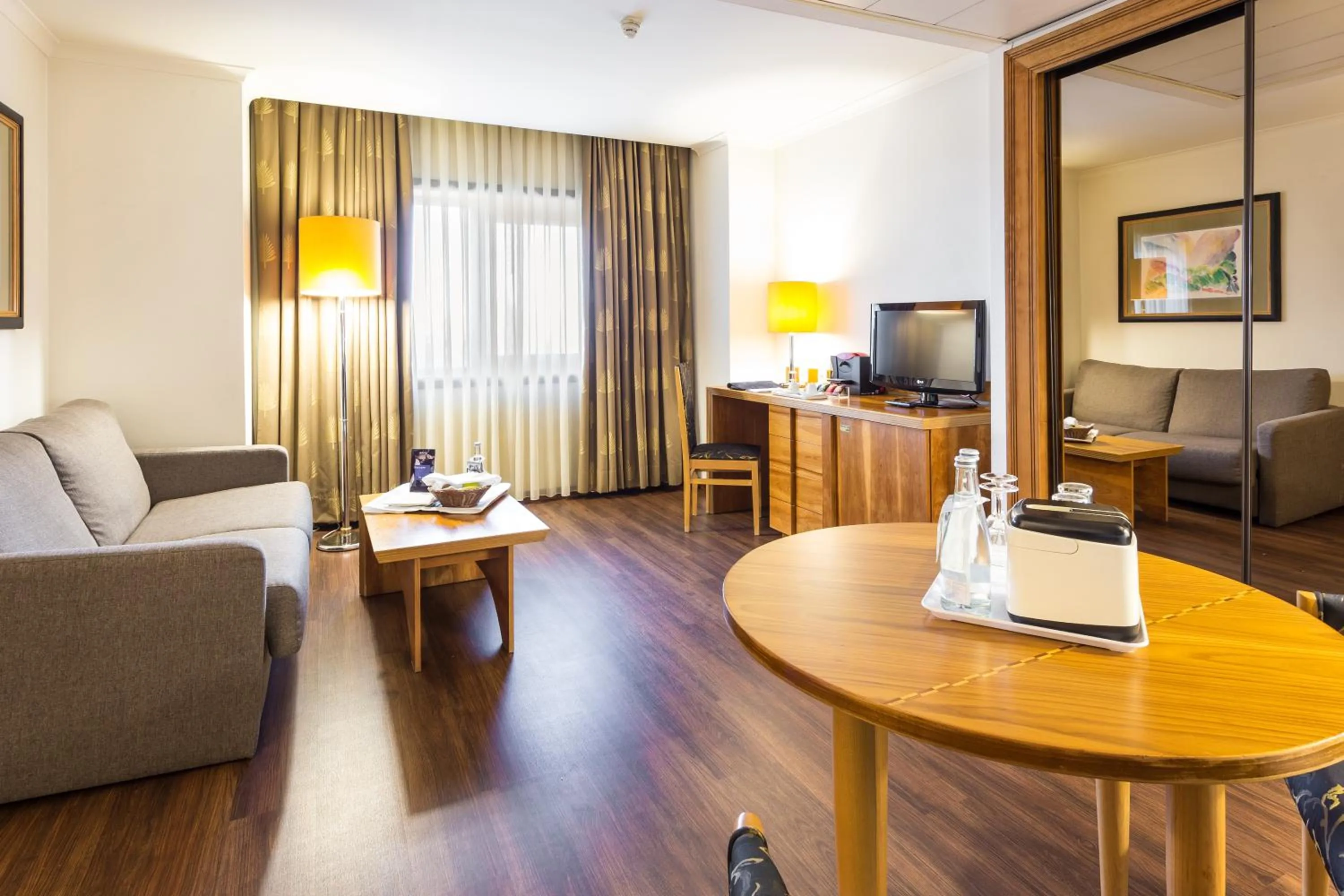 Living room in Radisson Blu Hotel Lisbon