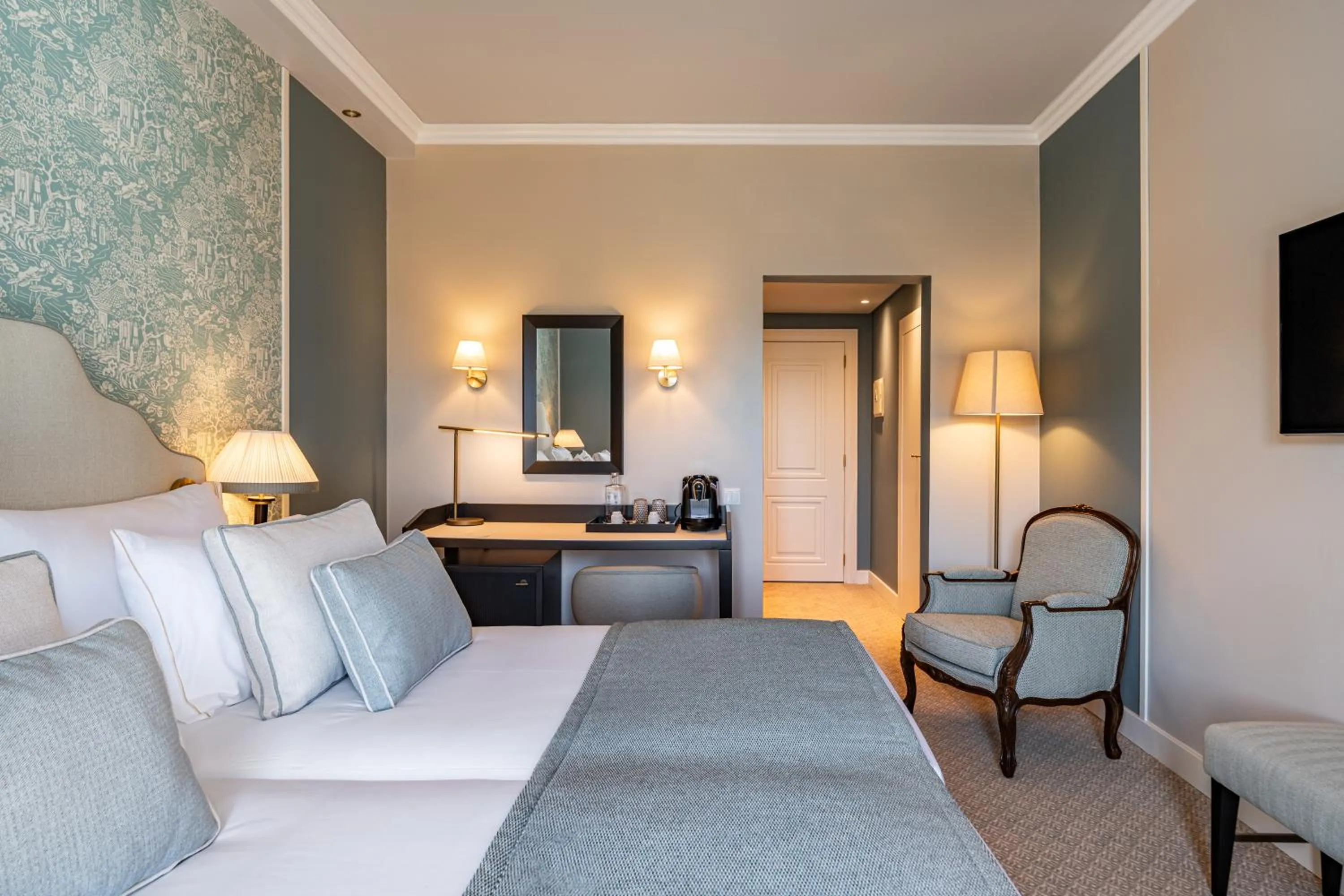 Bedroom, Bed in Longevity Senses - Cascais Boutique Hotel - Adults Only