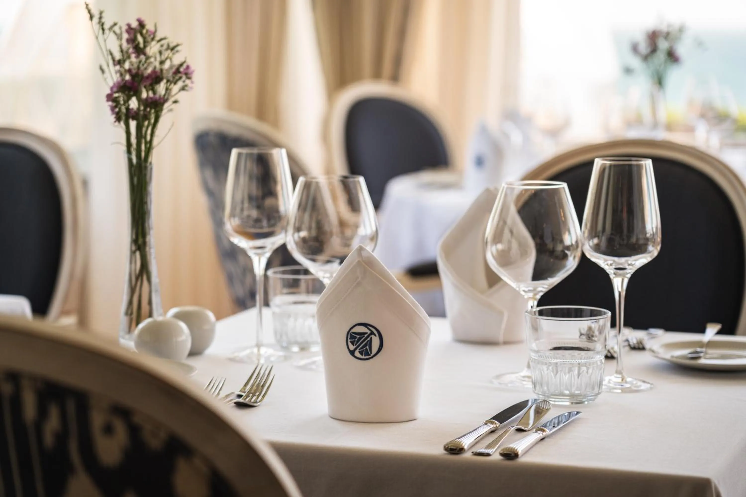 Restaurant/places to eat in Longevity Senses - Cascais Boutique Hotel - Adults Only