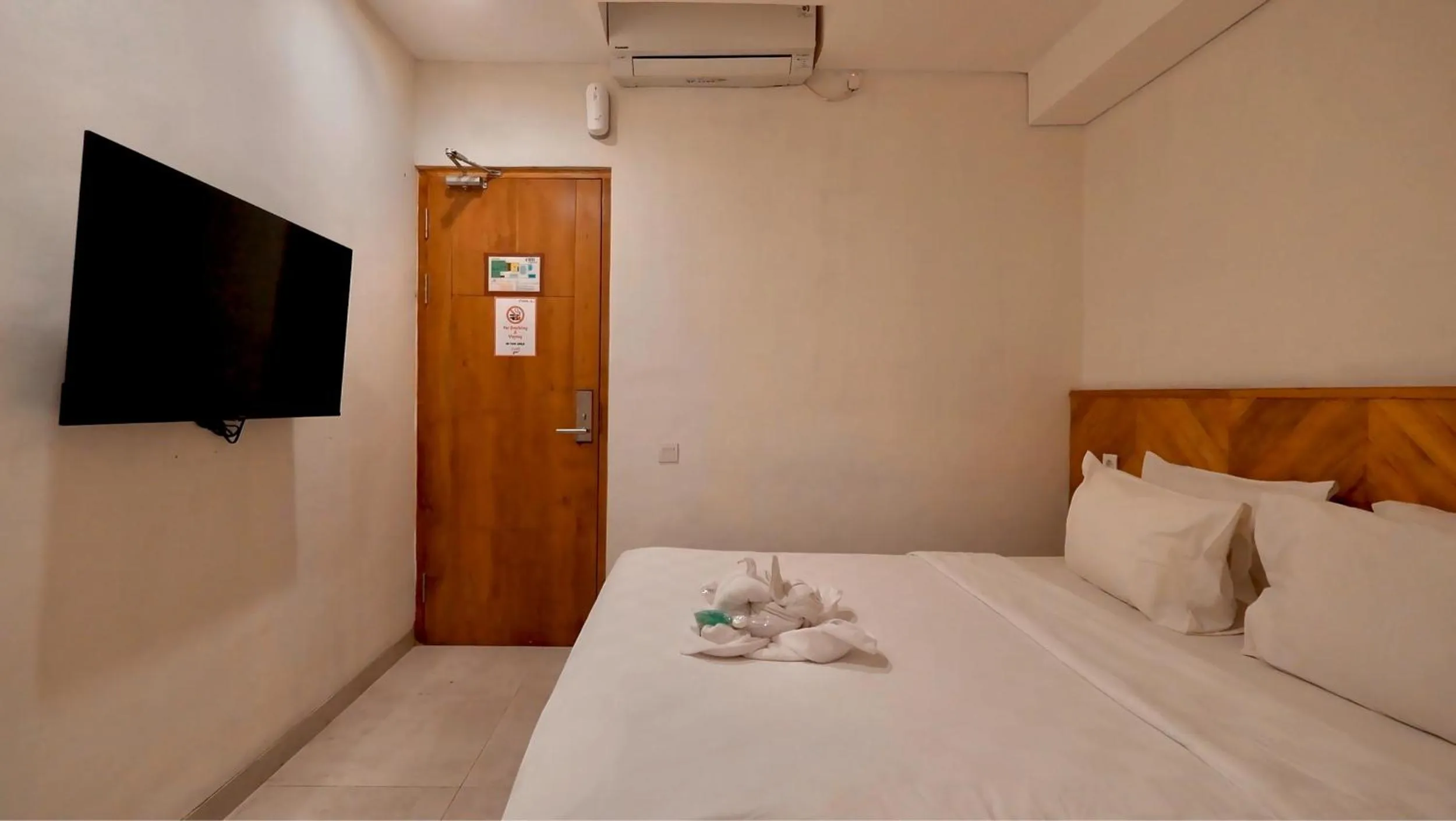 Bed in DBeds Kuta Beach