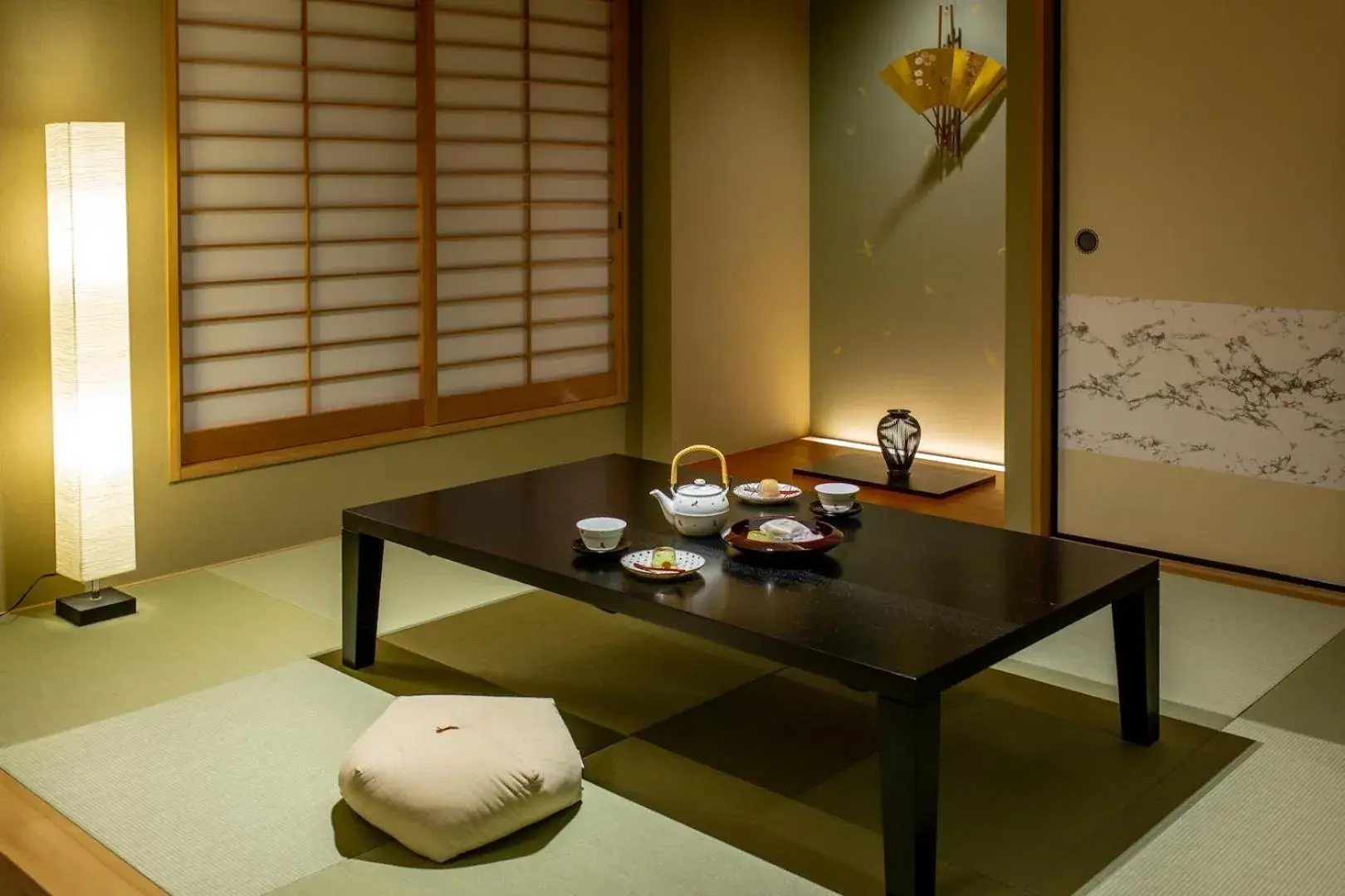 Seating area in Hauza Kyoto Gojo Karasuma Seating area in Hauza Kyoto Gojo Karasuma