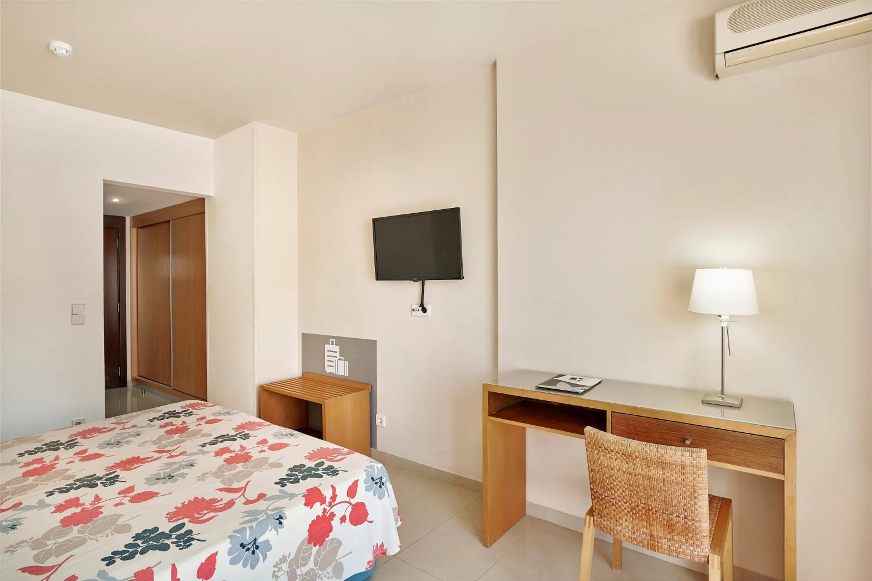 Bed in Rocamar Exclusive Hotel & Spa - Adults Only