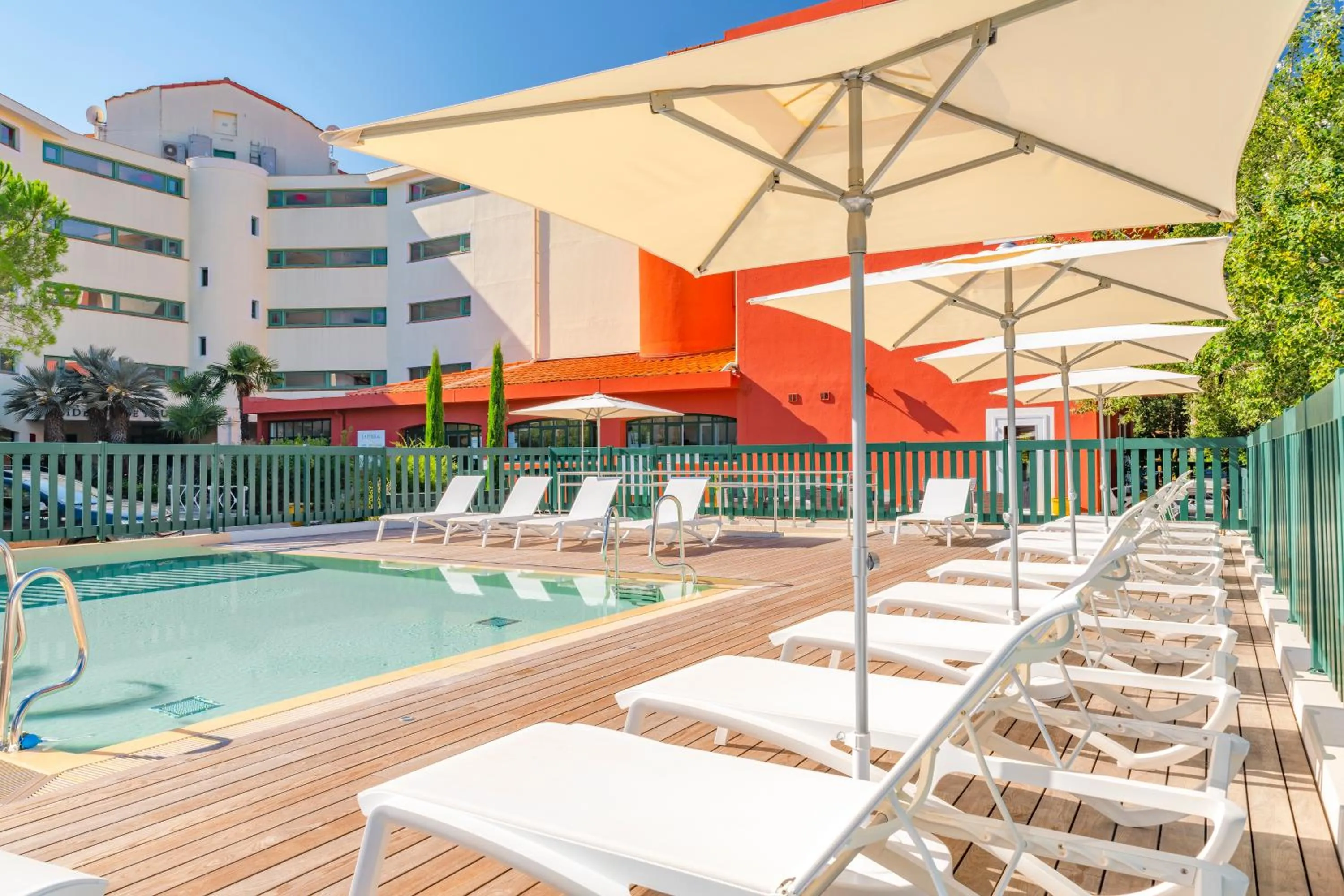 Property building in La Pinède