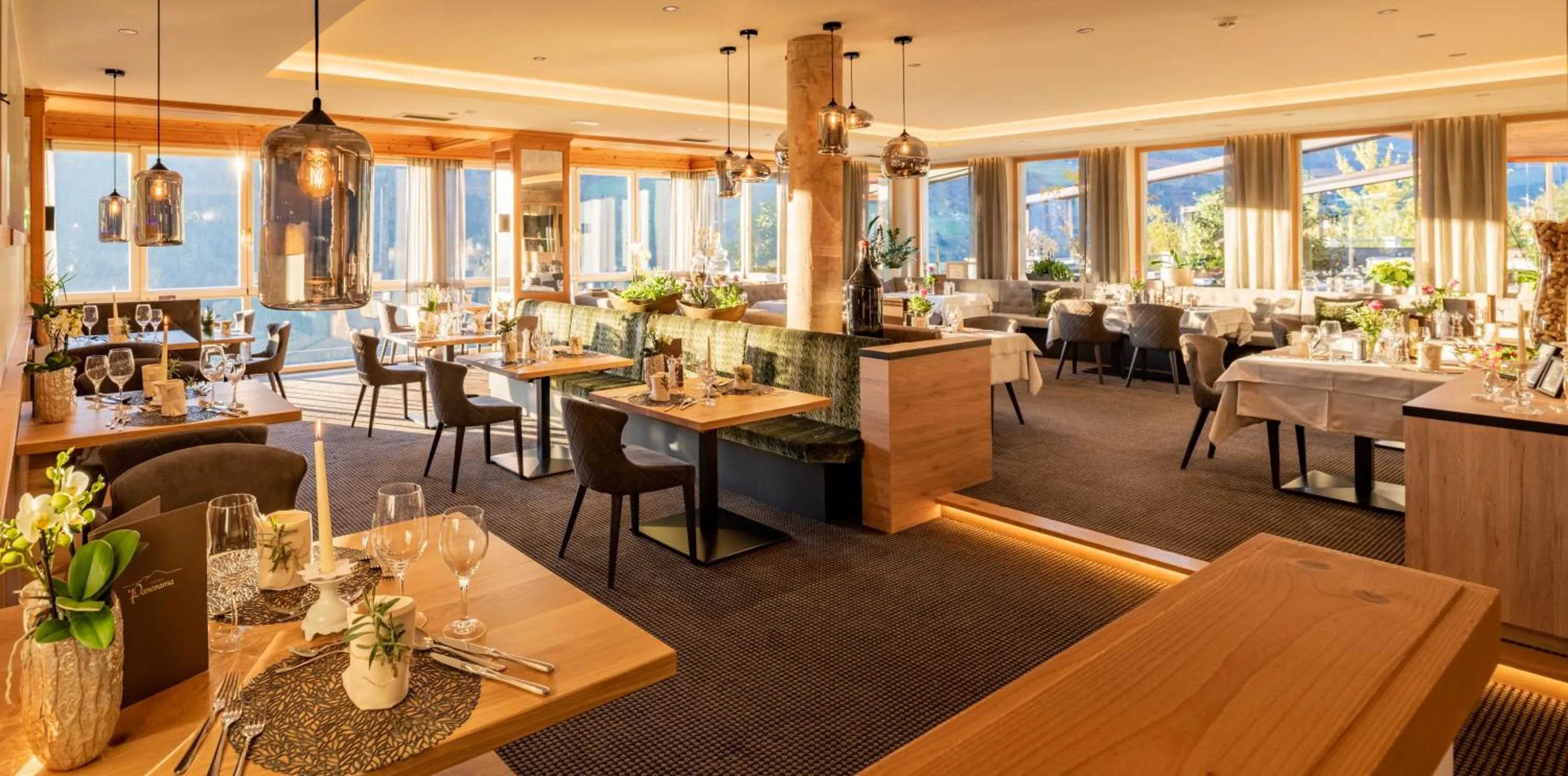 Restaurant/places to eat in Hotel Panorama