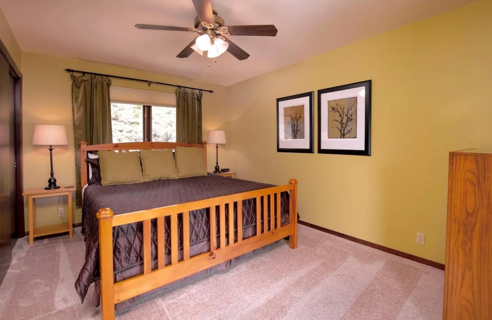 Bedroom, Bed in Kintzle Home