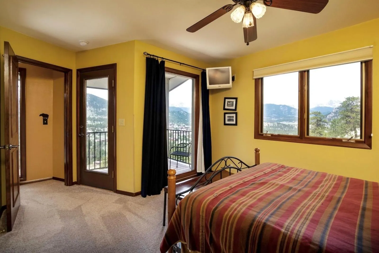 Bedroom, Bed in Kintzle Home