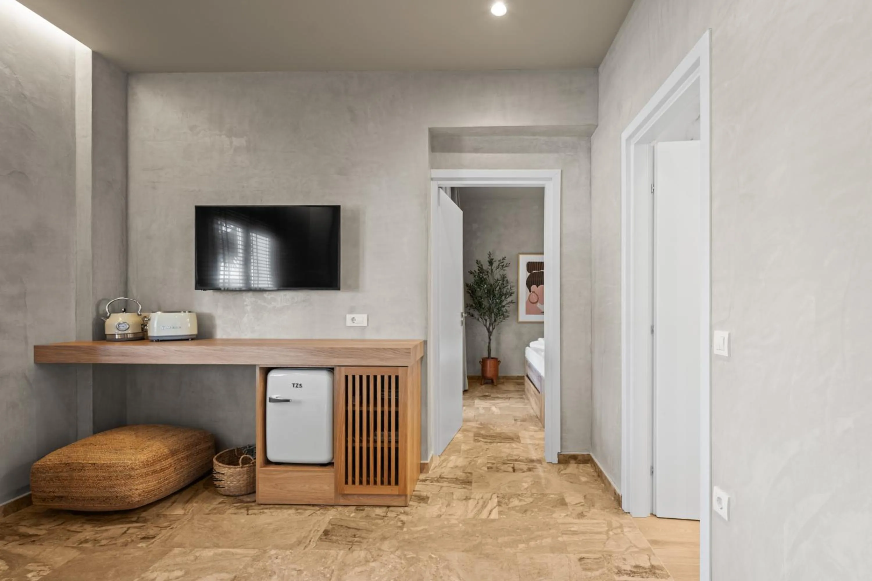 TV and multimedia in Nikos Apartments