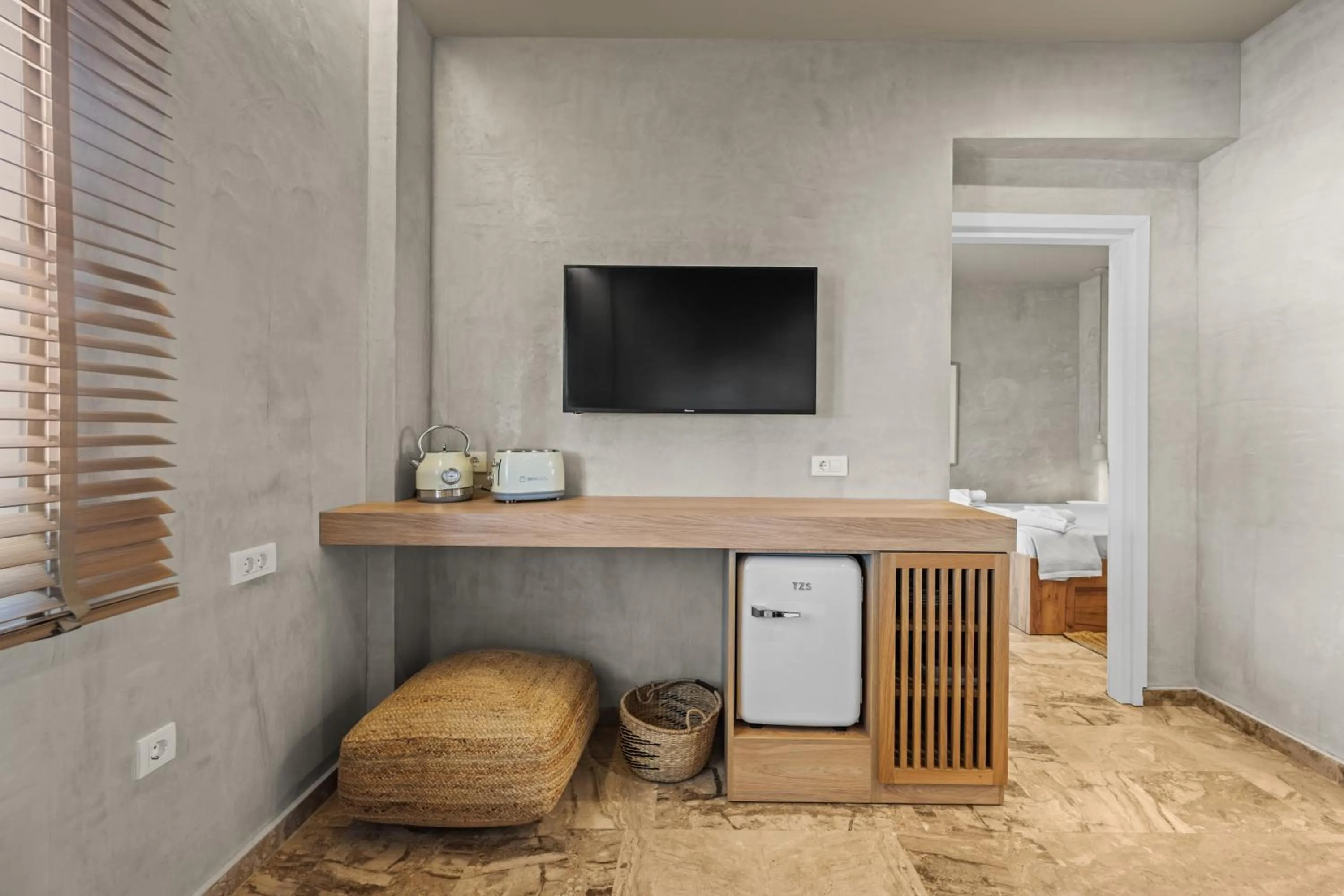 TV and multimedia in Nikos Apartments