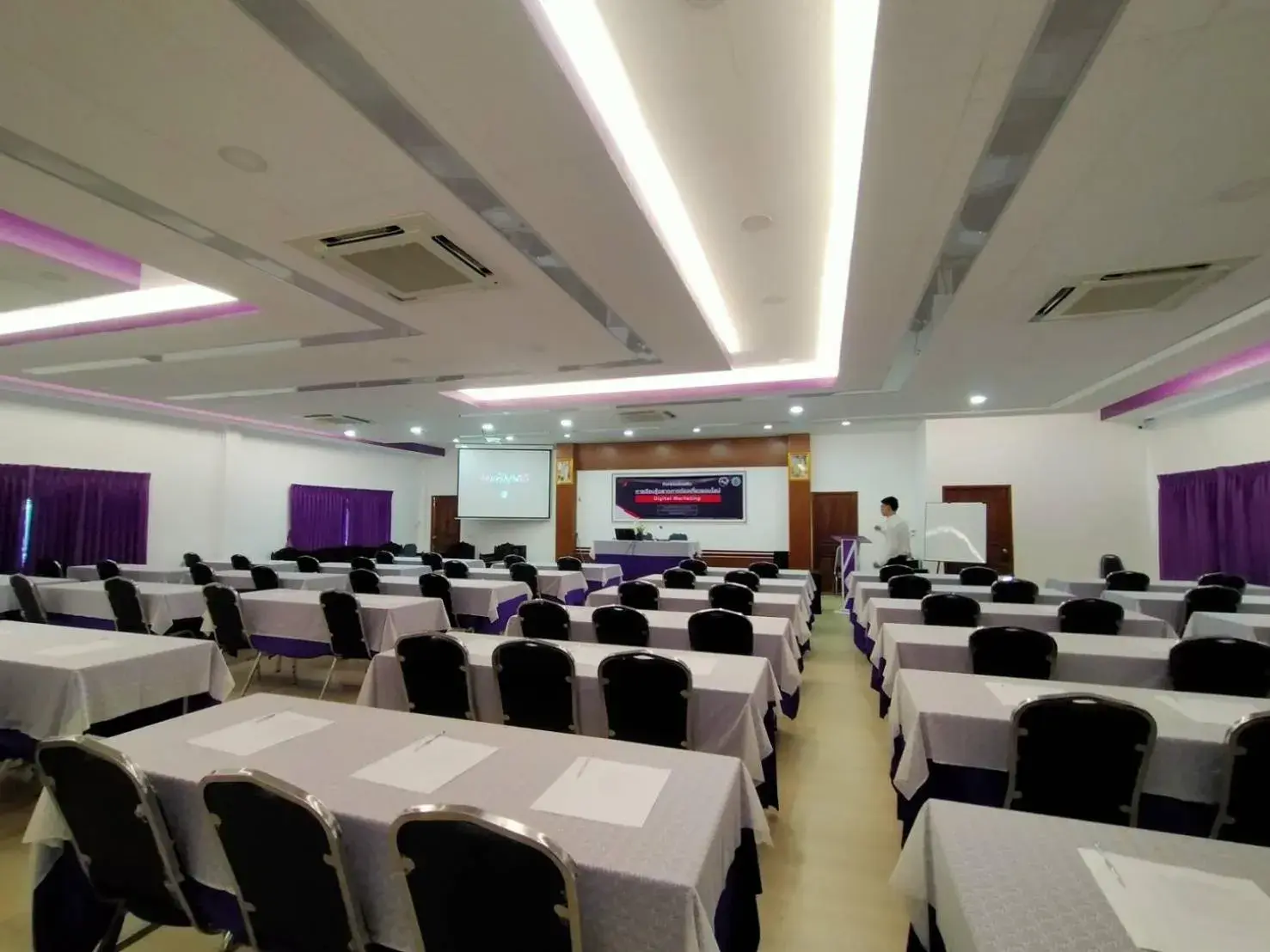 Meeting/conference room in Uthaithani Resort Meeting/conference room in Uthaithani Resort