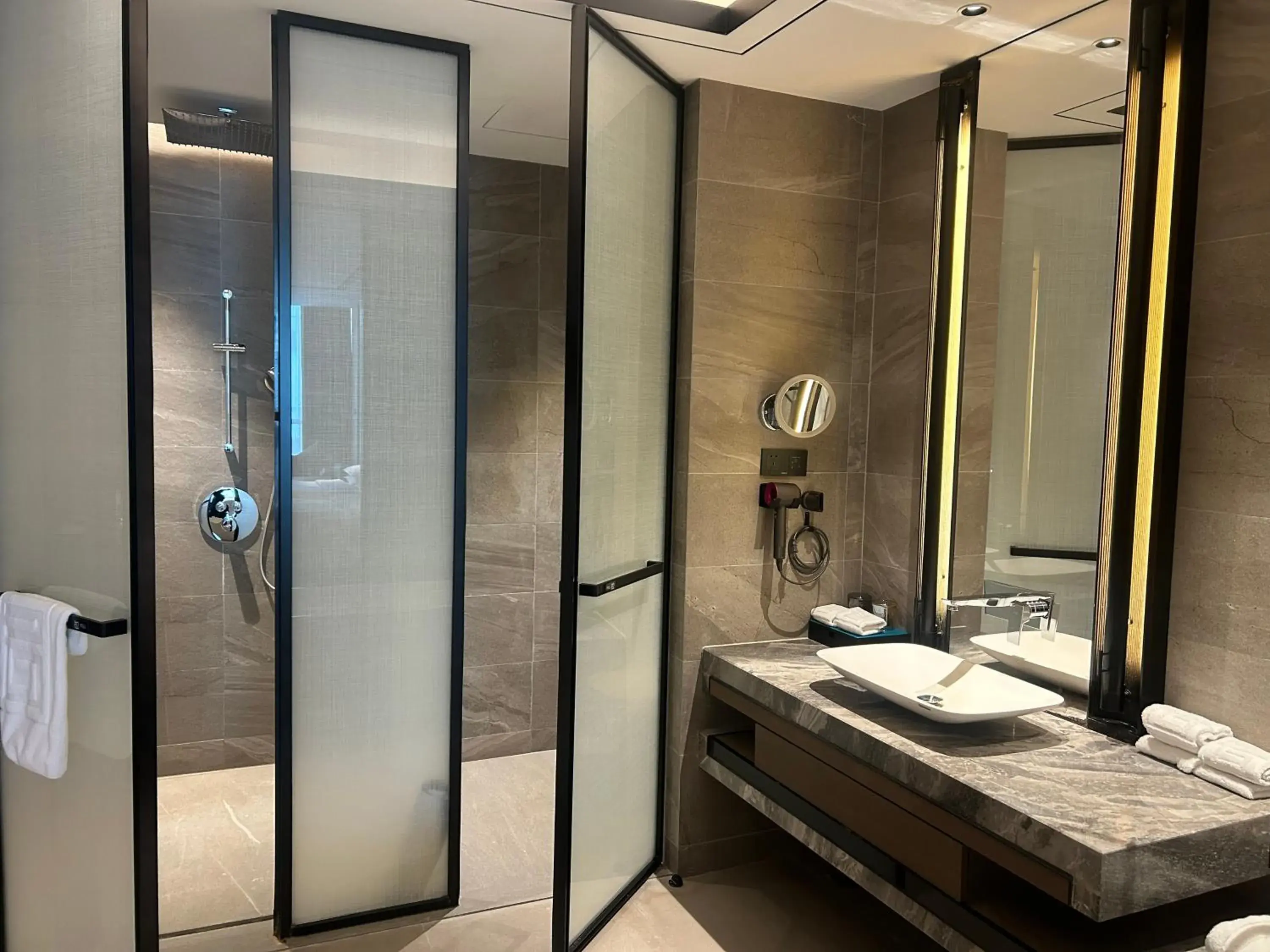 Queen Room in Yunhe Yebo Hotel (Shanghai International Tourism Resort Pudong Airport) Queen Room in Yunhe Yebo Hotel (Shanghai International Tourism Resort Pudong Airport)