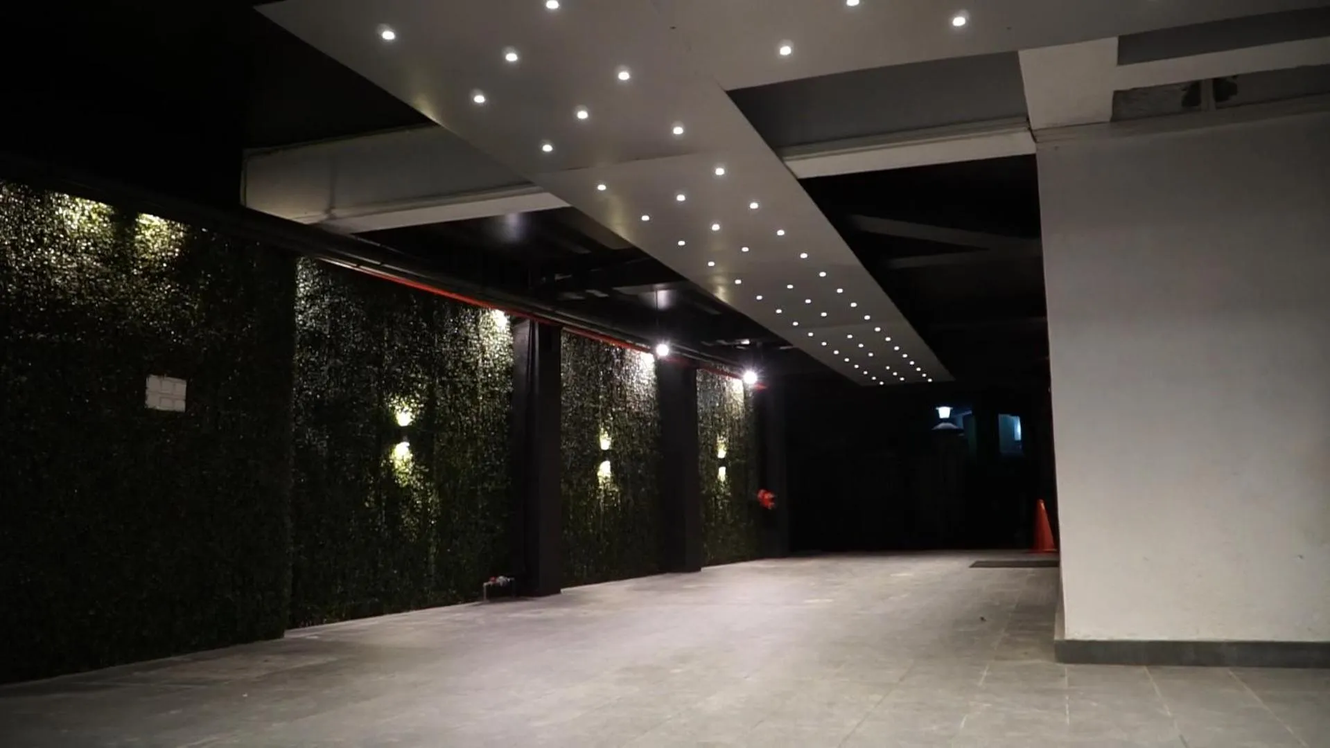 Parking in City Hotel Colombo 02