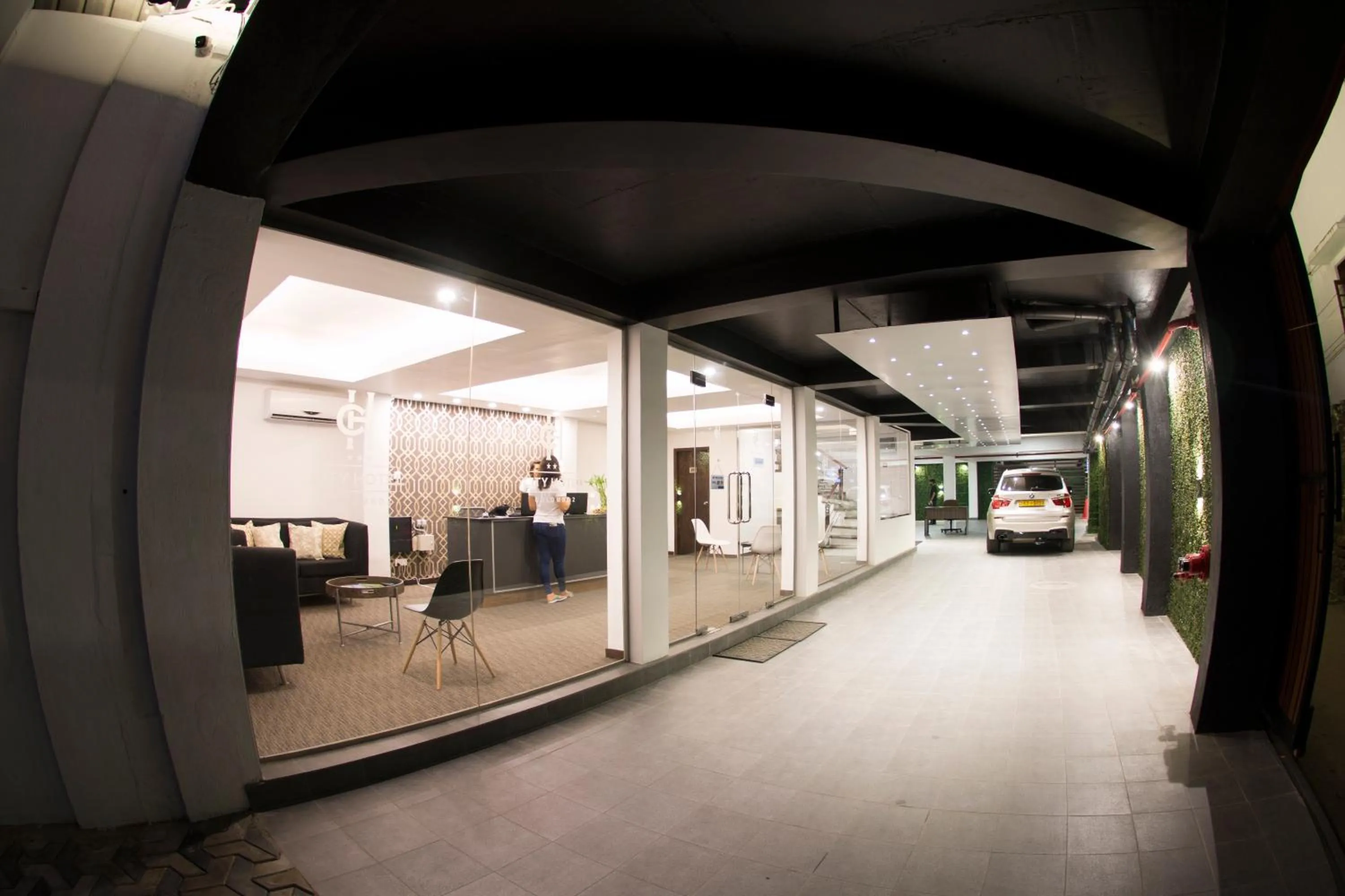 Facade/entrance in City Hotel Colombo 02