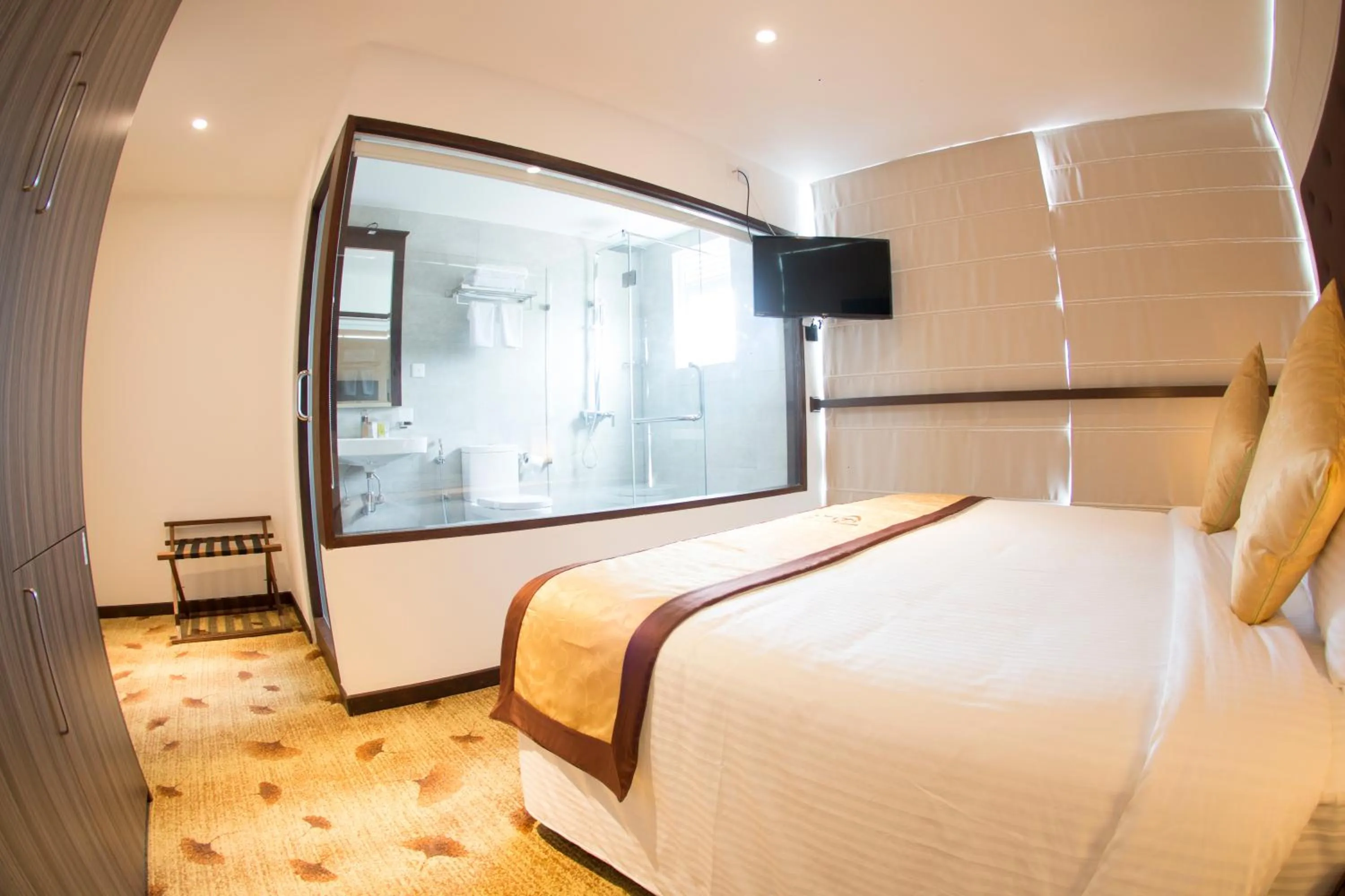 Bed in City Hotel Colombo 02