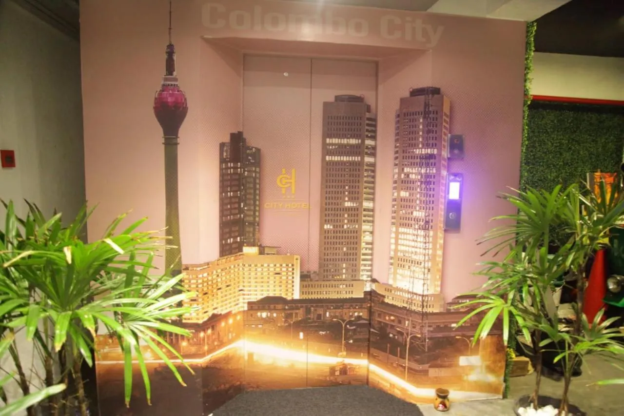 elevator in City Hotel Colombo 02