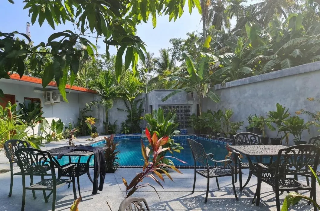 Swimming pool in Tiger Shark Residence & Dive