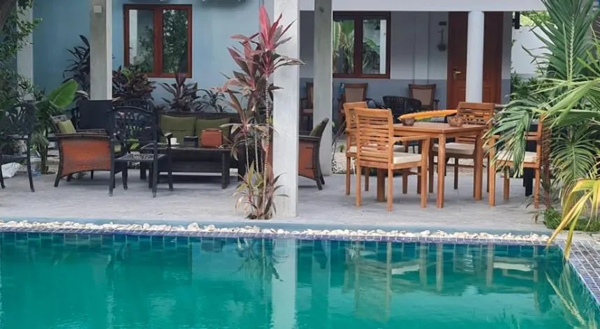 Restaurant/places to eat in Tiger Shark Residence & Dive