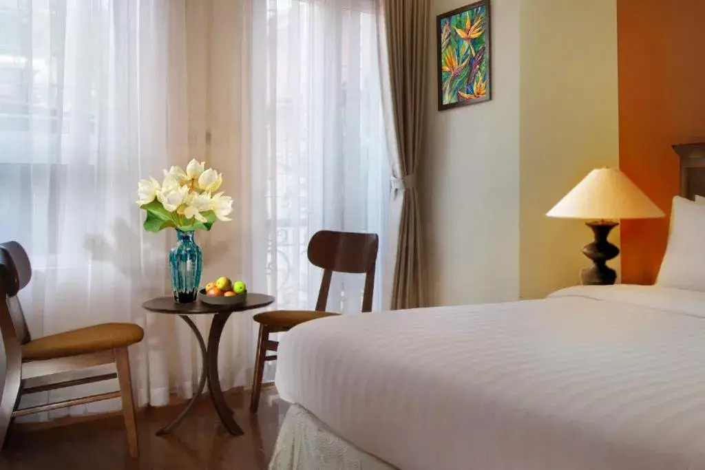 View (from property/room), Bed in Classic Street Hotel View (from property/room), Bed in Classic Street Hotel