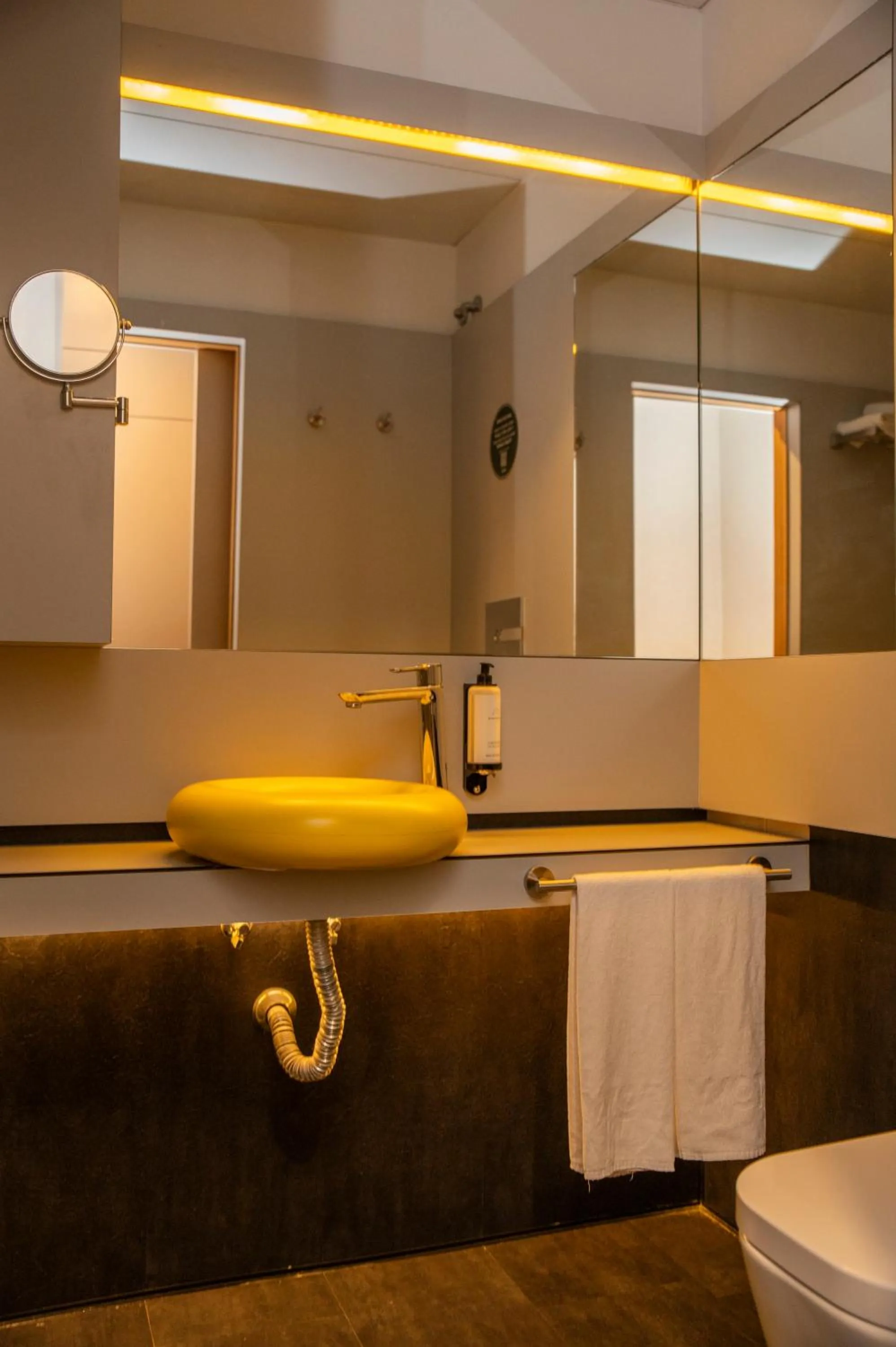 Bathroom in WOT Porto Soul