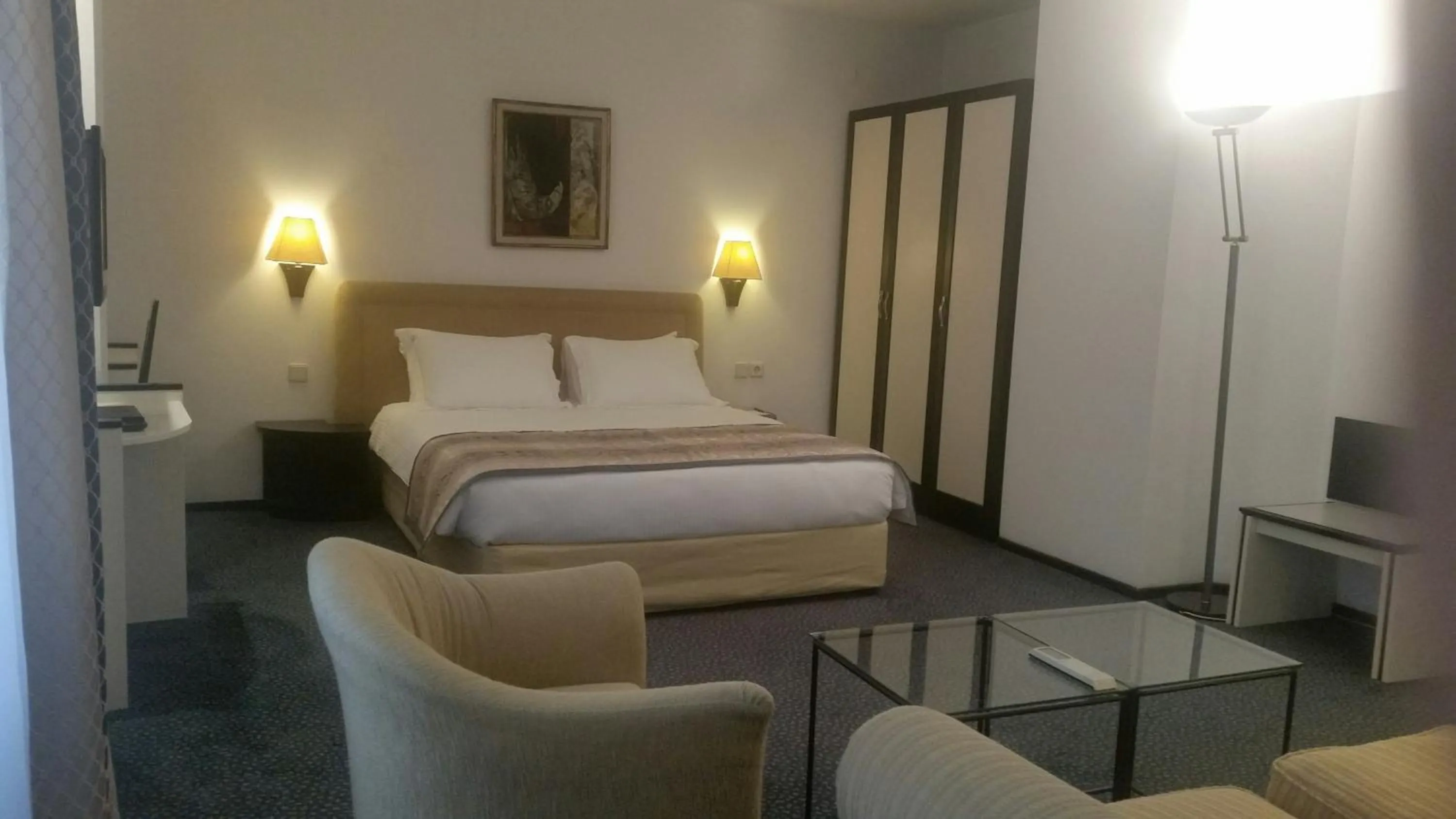 Bed in King Hotel Guvenlik