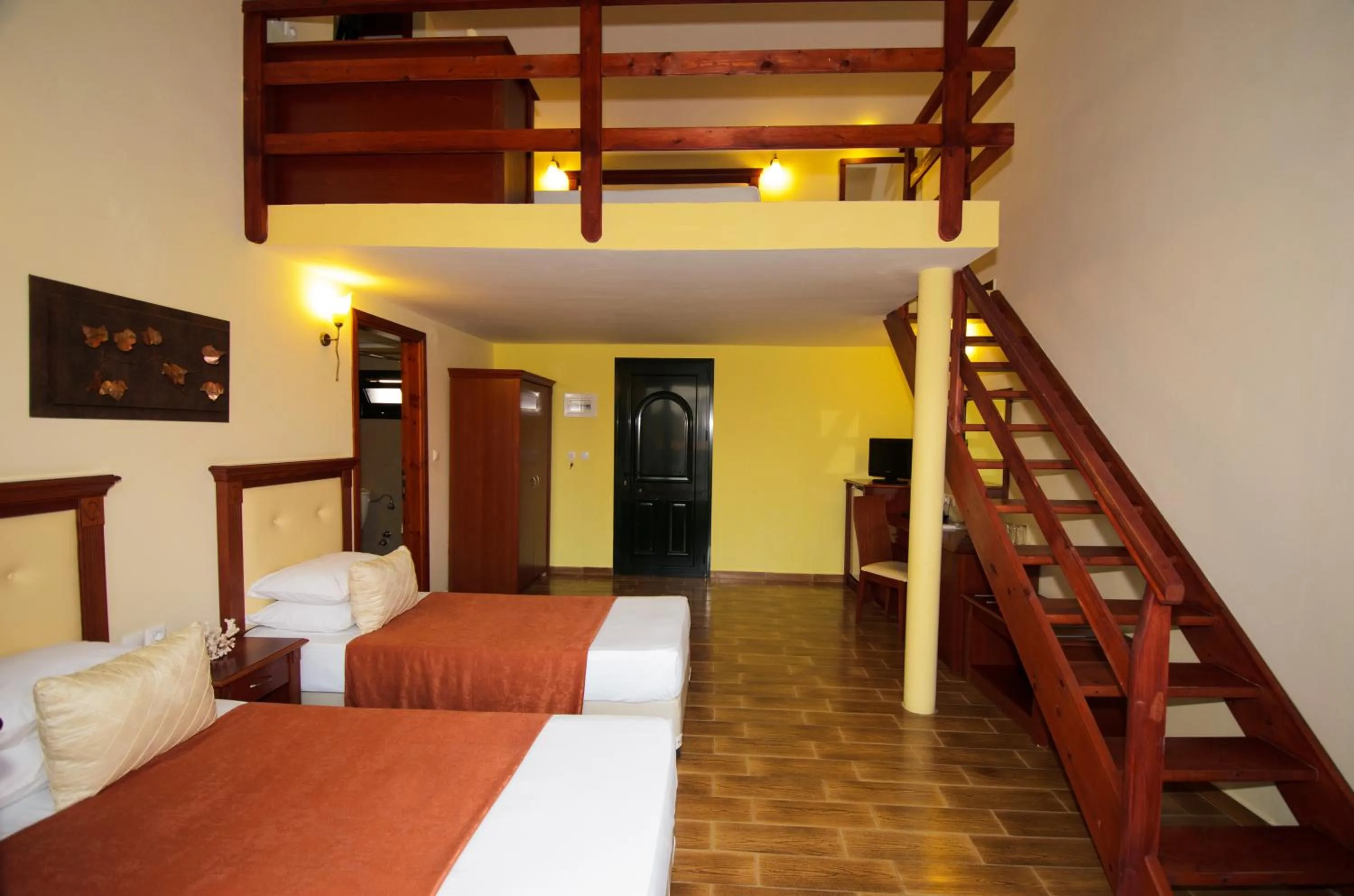 Shower, Bed in Village Mare