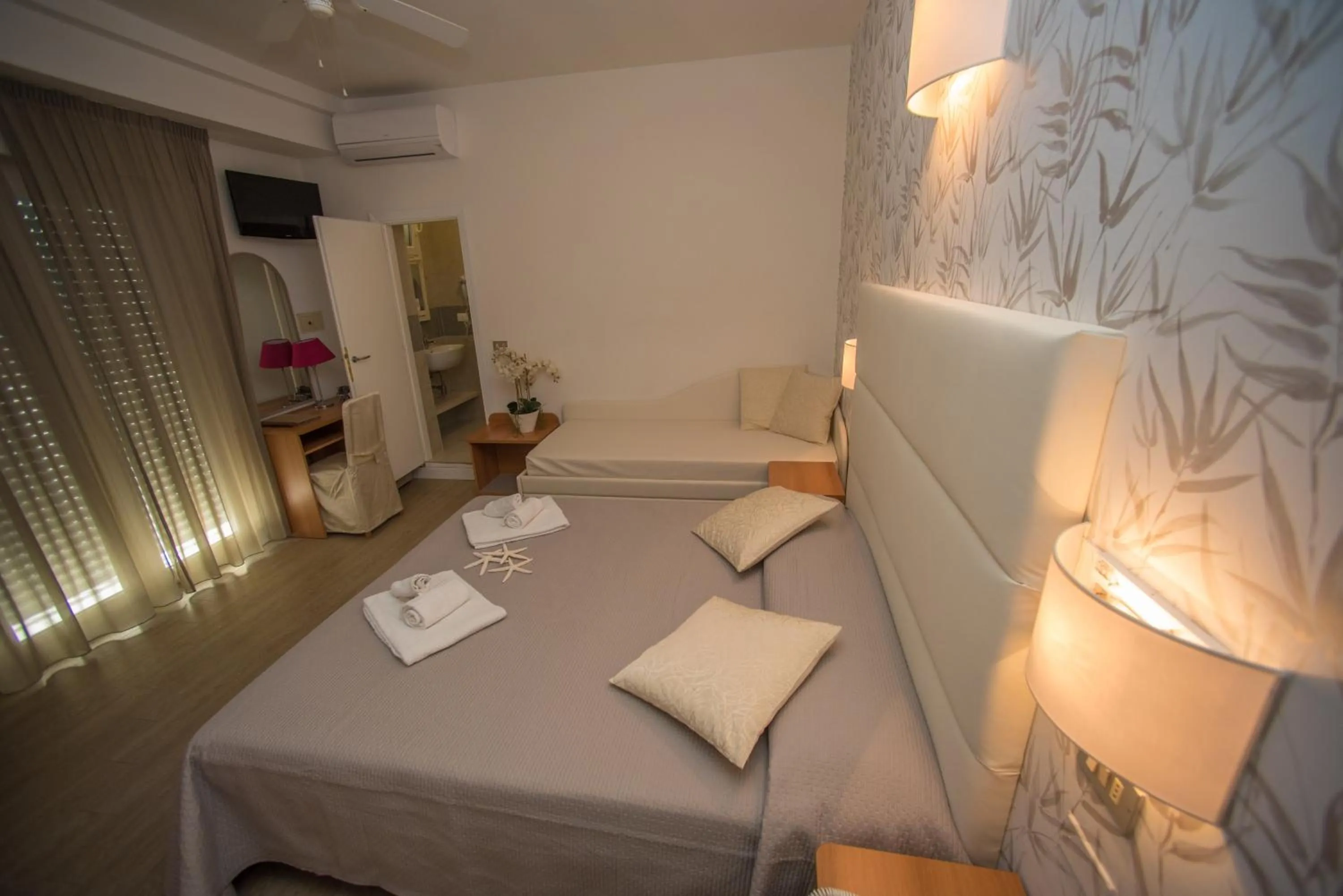 bunk bed in Hotel Ermeti B&B Brunch