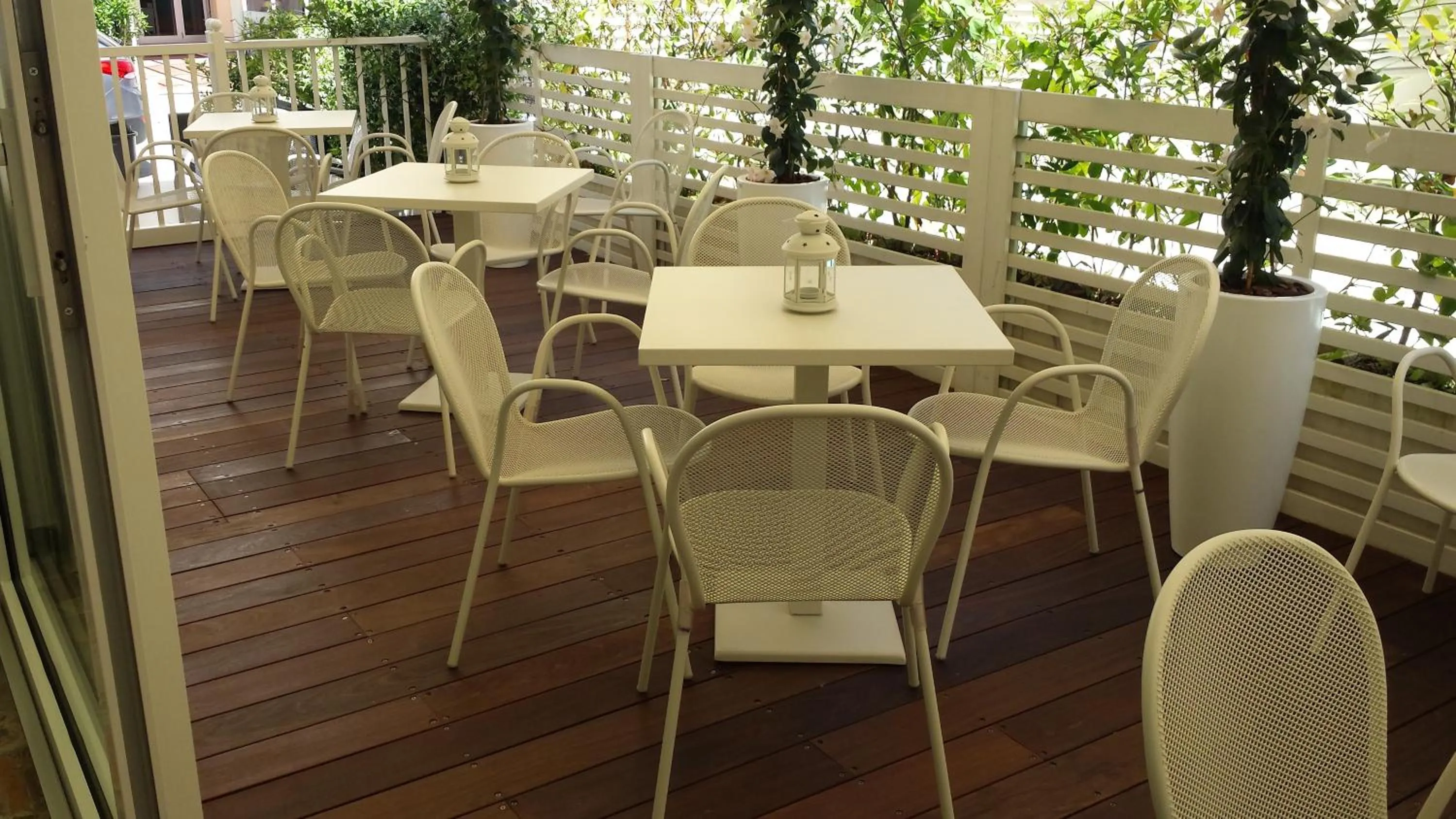 Patio in Hotel Ermeti B&B Brunch